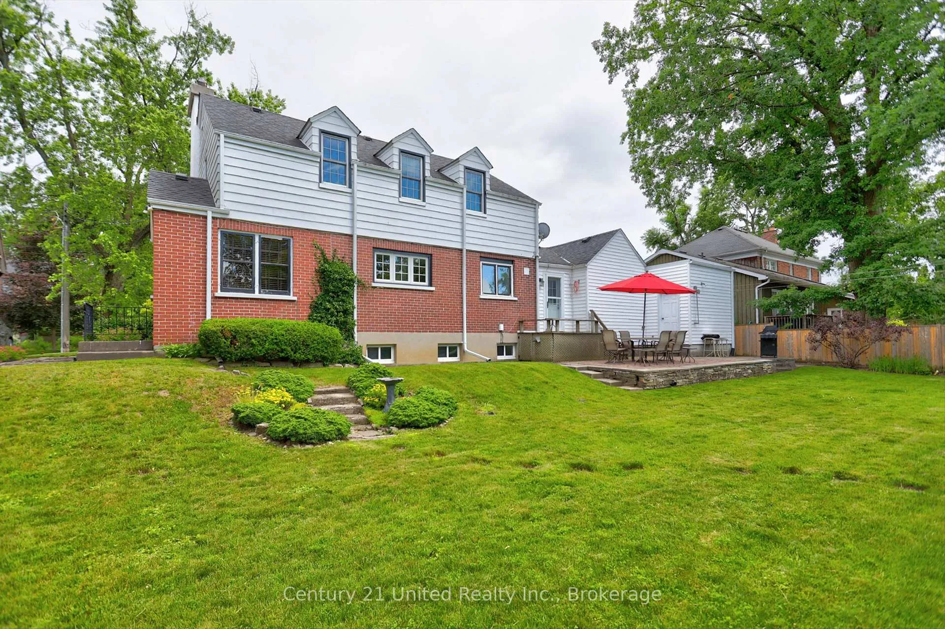 Photo 29 of 204 O'Carroll Avenue, Peterborough, Northcrest Ward 5 — HOMEH