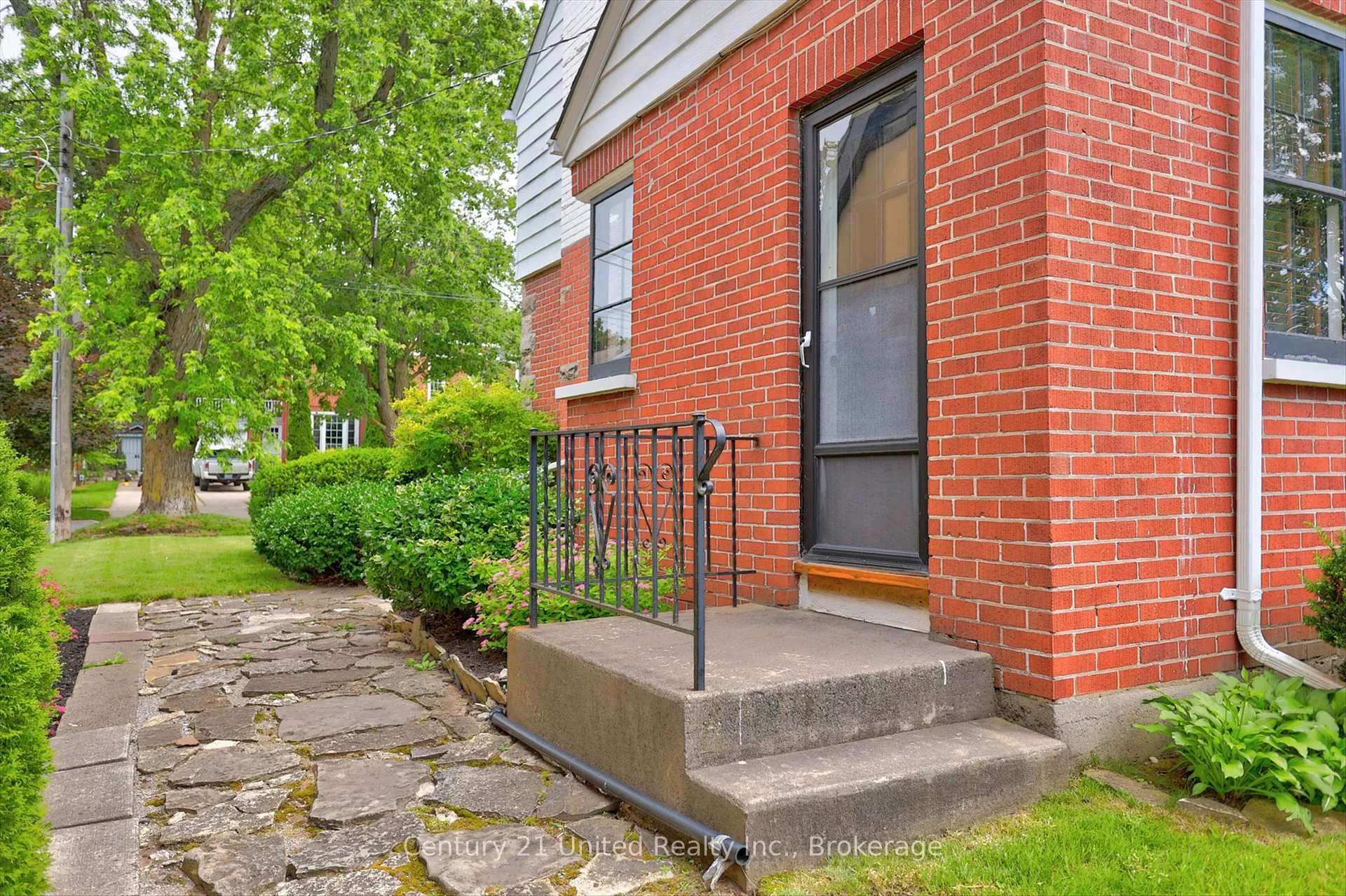 Photo 31 of 204 O'Carroll Avenue, Peterborough, Northcrest Ward 5 — HOMEH