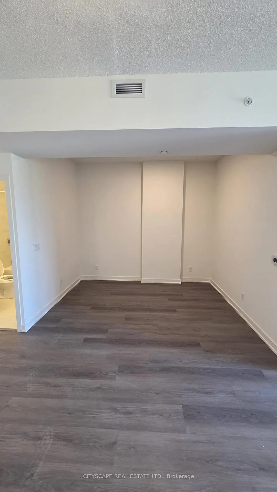 Photo 10 of Unit 404, 33 Erie Avenue, Brantford, Eagle Place West — HOMEH