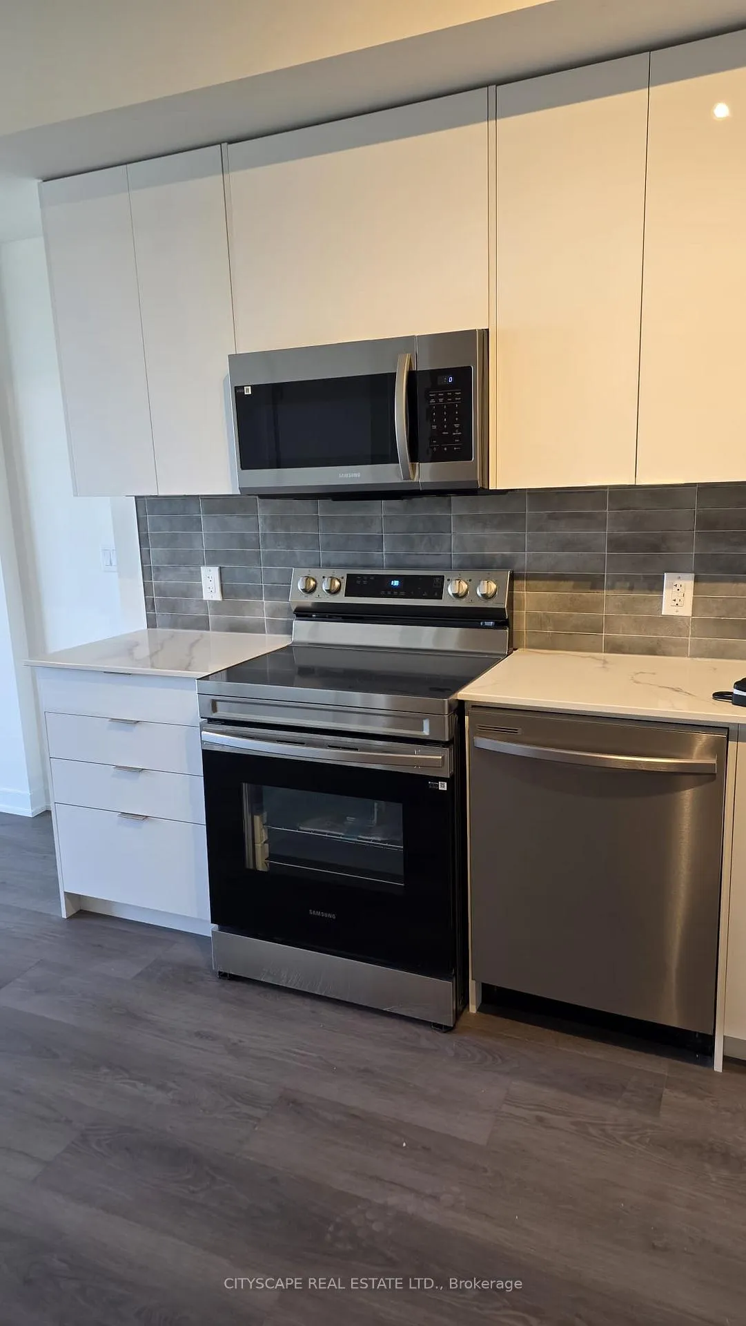 Photo 14 of Unit 404, 33 Erie Avenue, Brantford, Eagle Place West — HOMEH