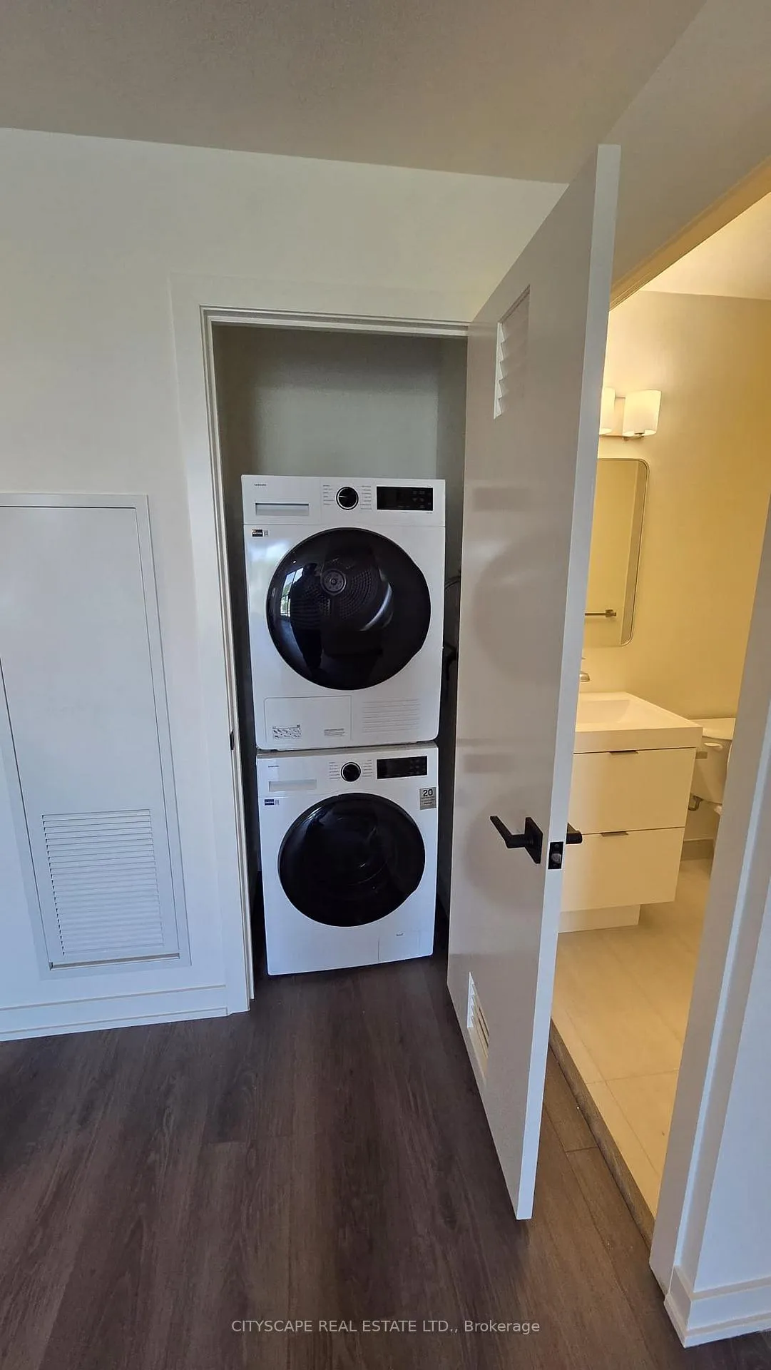 Photo 15 of Unit 404, 33 Erie Avenue, Brantford, Eagle Place West — HOMEH