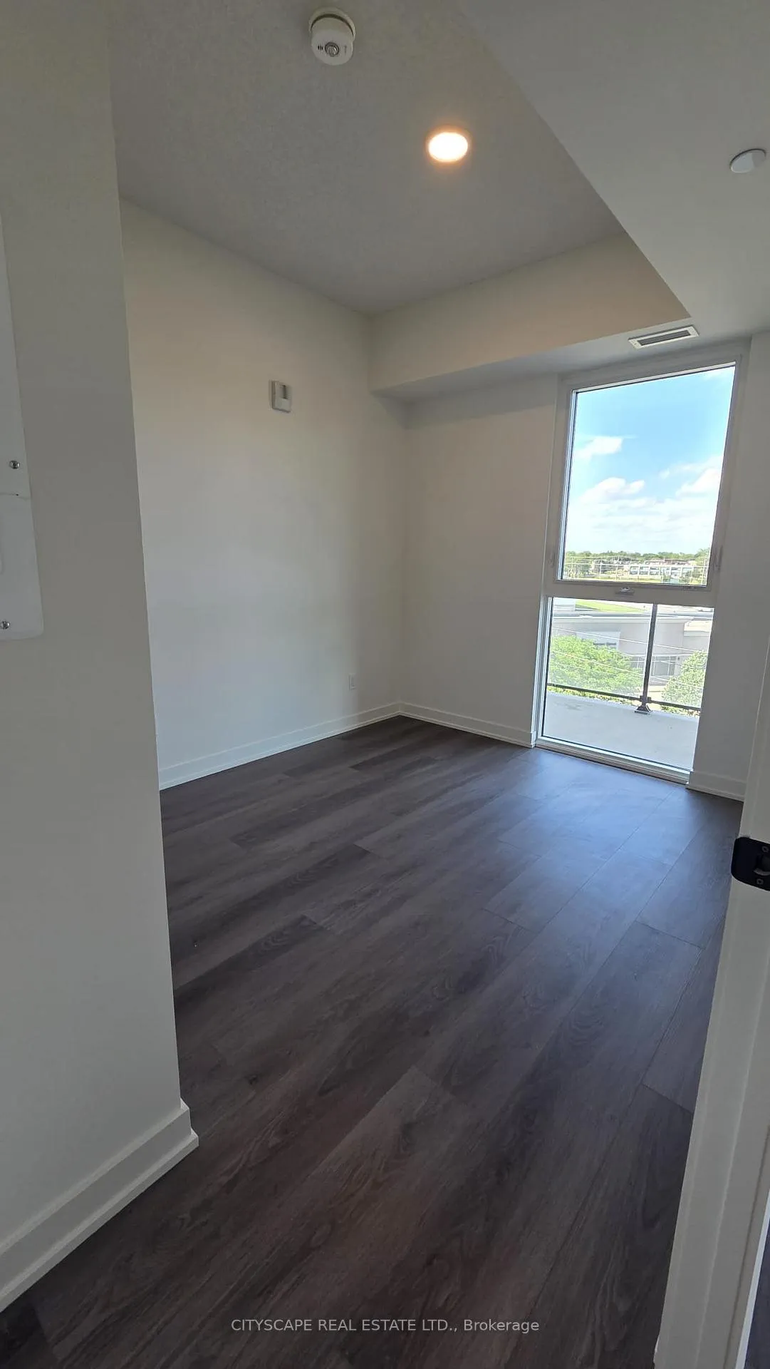 Photo 18 of Unit 404, 33 Erie Avenue, Brantford, Eagle Place West — HOMEH