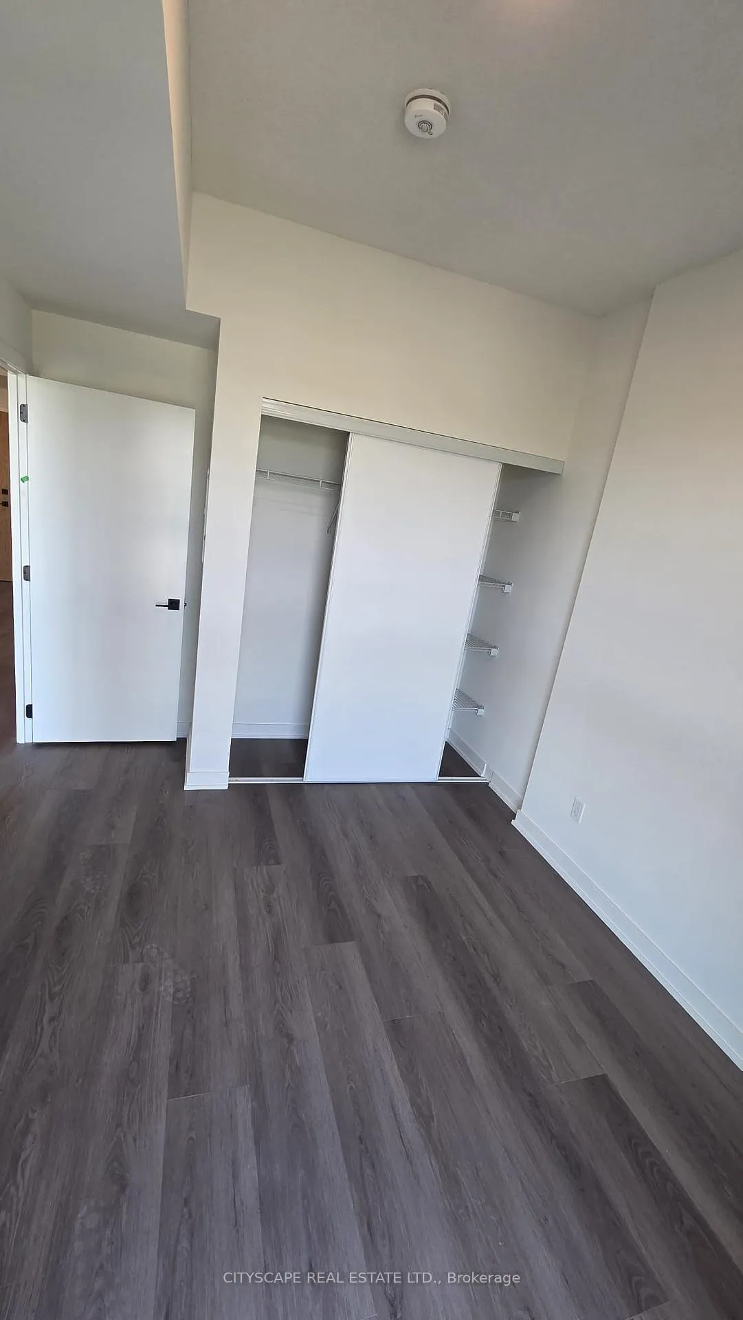 Photo 19 of Unit 404, 33 Erie Avenue, Brantford, Eagle Place West — HOMEH