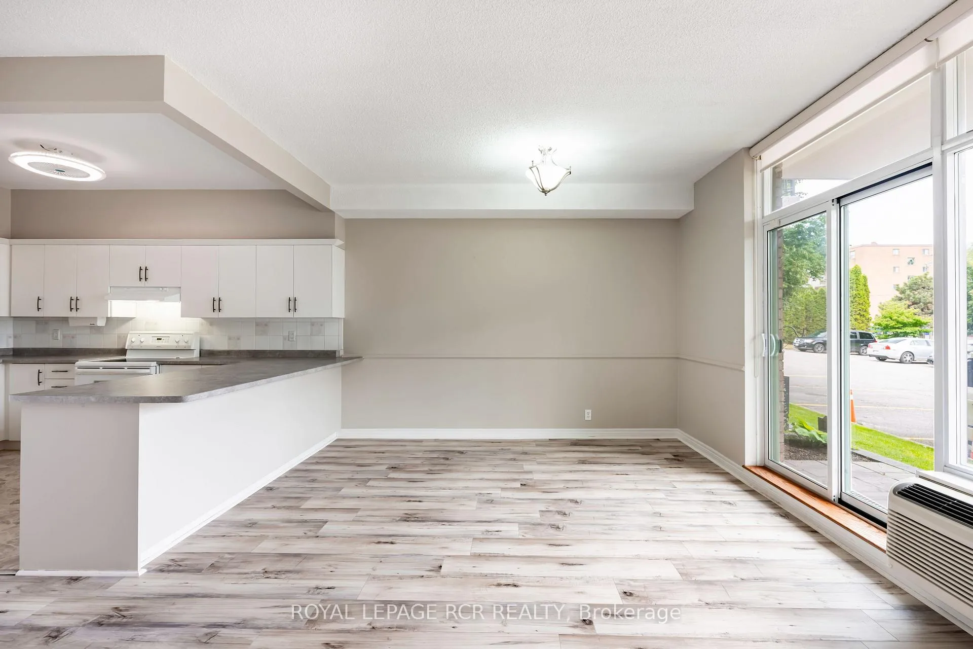 Photo 9 of Unit 13, 16 Fourth Street, Orangeville — HOMEH