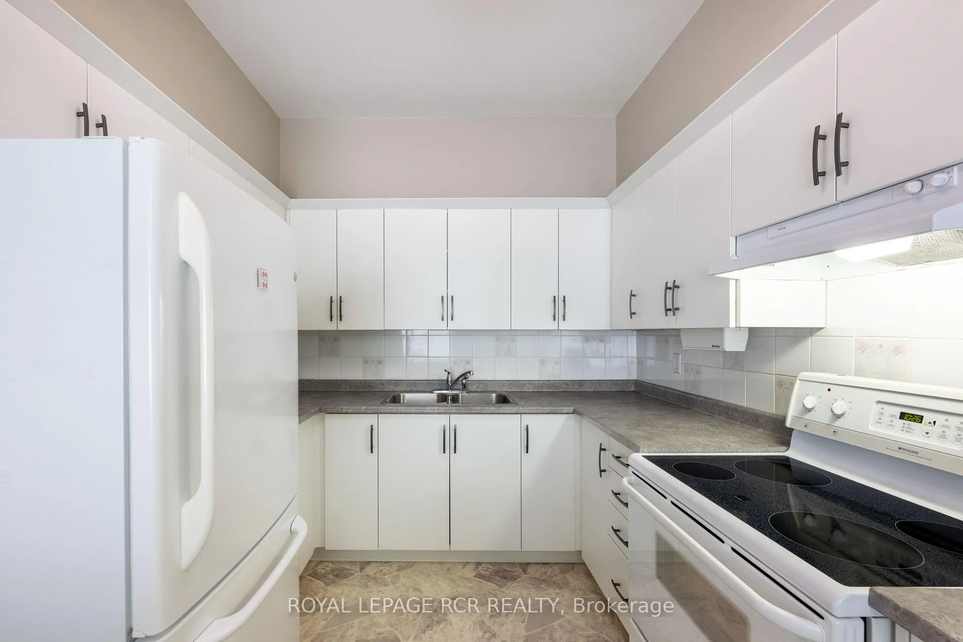 Photo 11 of Unit 13, 16 Fourth Street, Orangeville — HOMEH