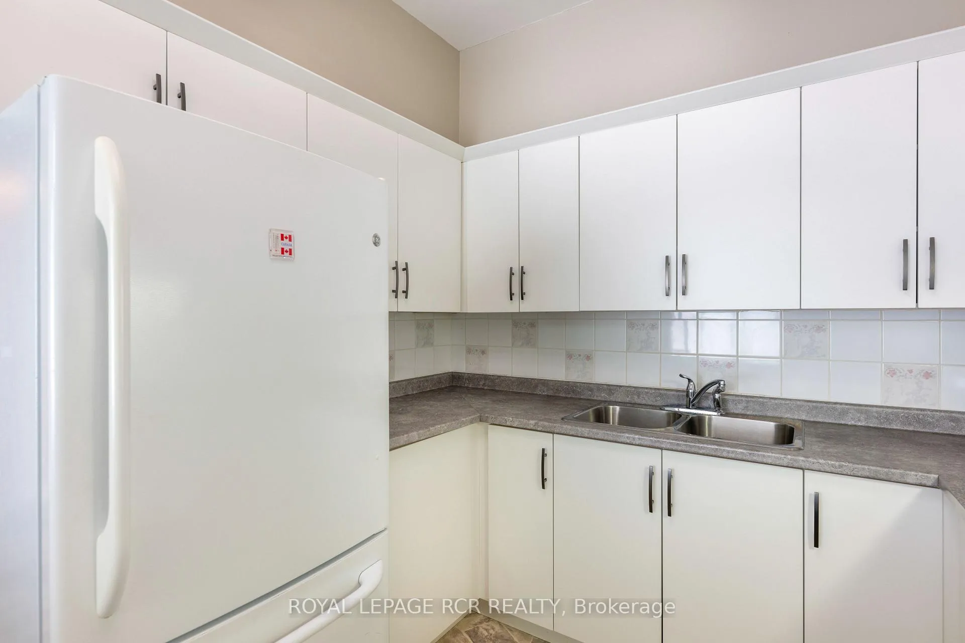 Photo 12 of Unit 13, 16 Fourth Street, Orangeville — HOMEH