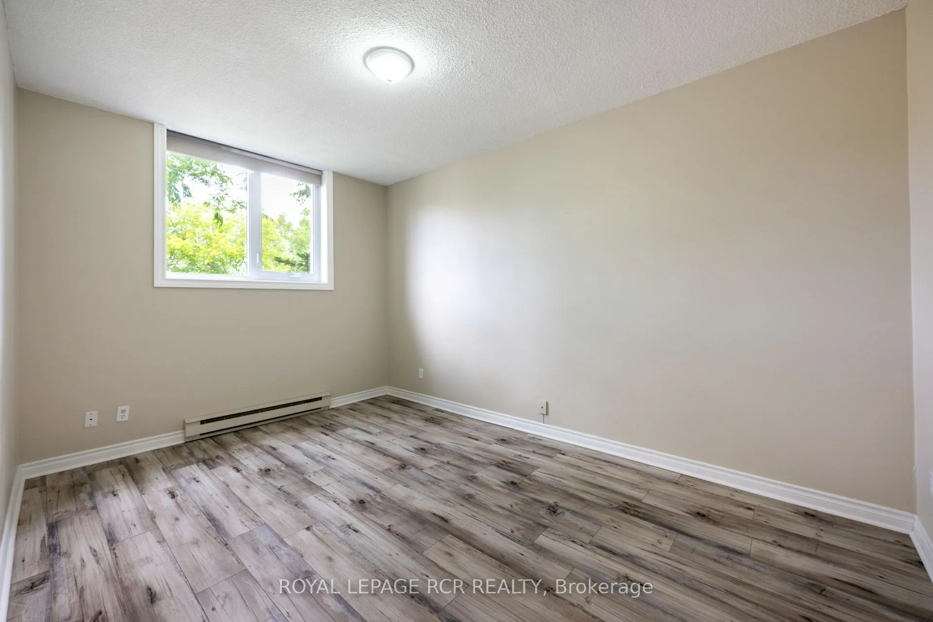 Photo 15 of Unit 13, 16 Fourth Street, Orangeville — HOMEH