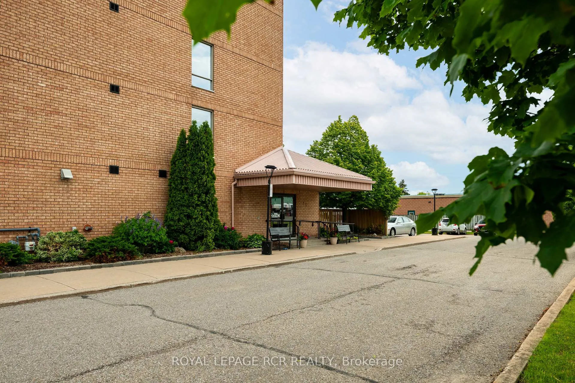 Photo 27 of Unit 13, 16 Fourth Street, Orangeville — HOMEH