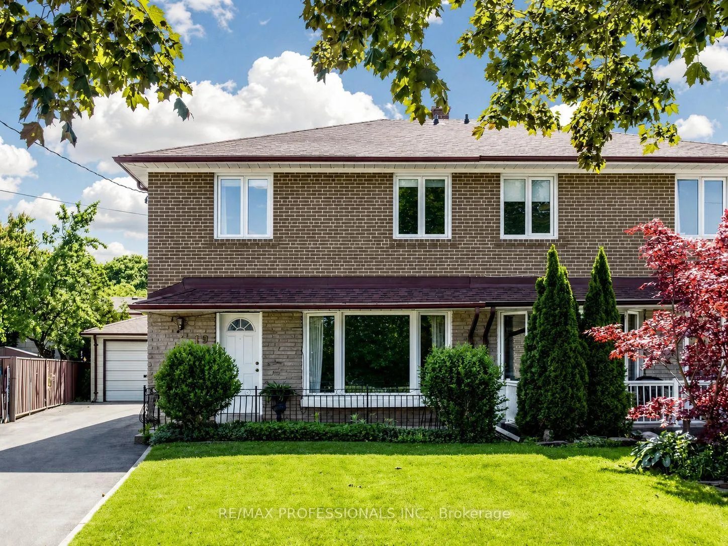 Photo 1 of 19 Davelayne Road, North York, Humbermede — HOMEH