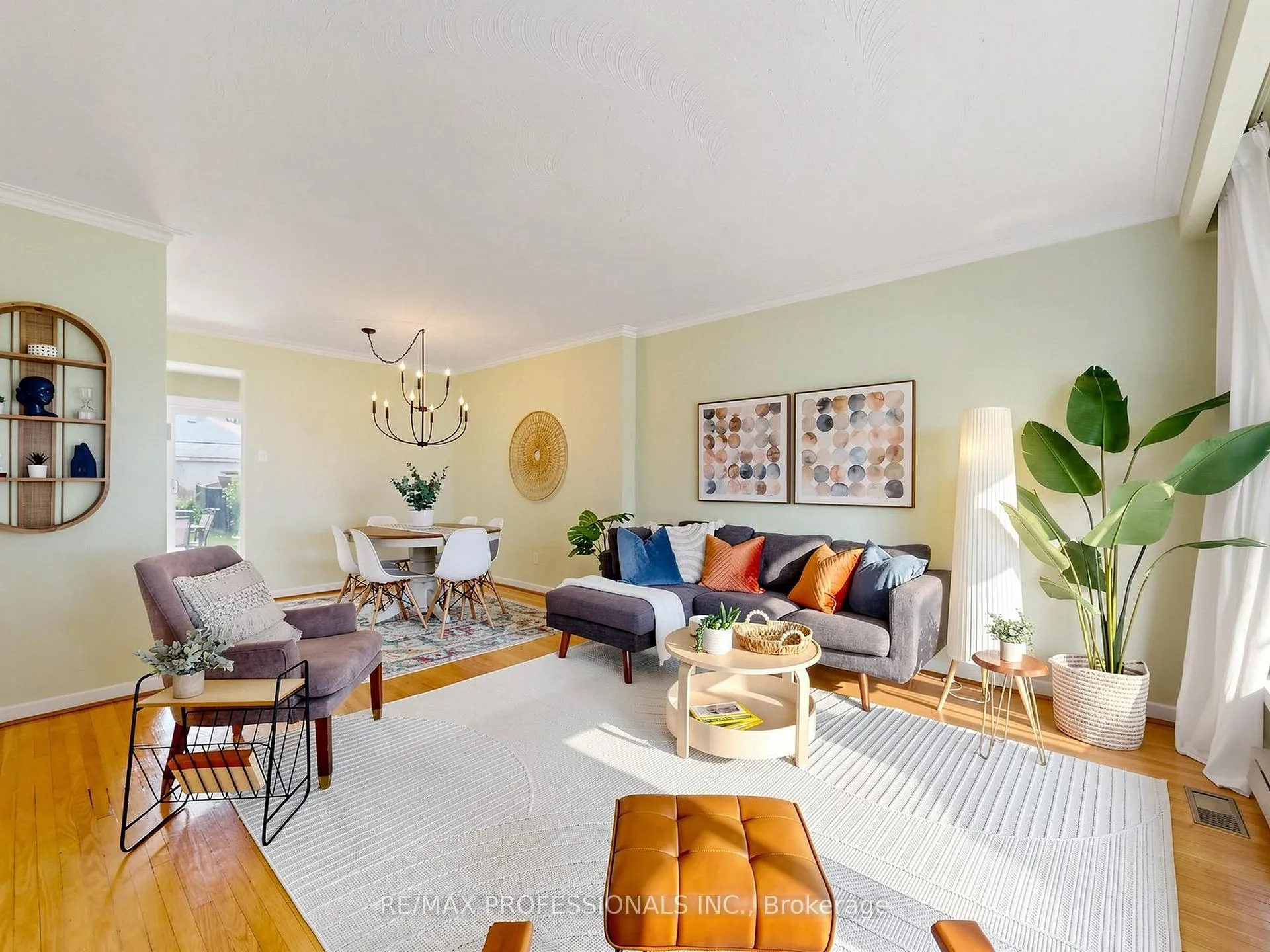 Photo 3 of 19 Davelayne Road, North York, Humbermede — HOMEH