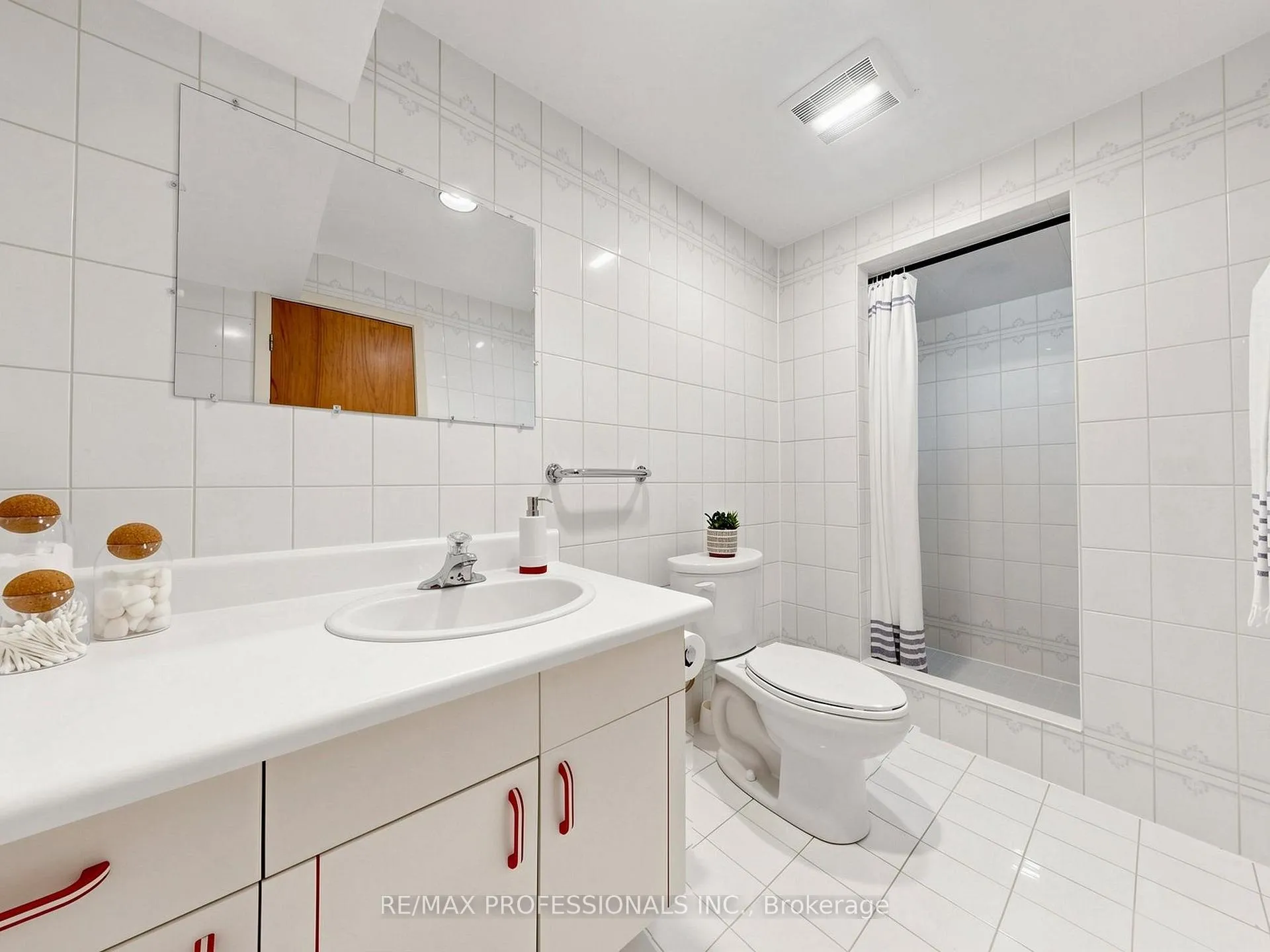 Photo 18 of 19 Davelayne Road, North York, Humbermede — HOMEH