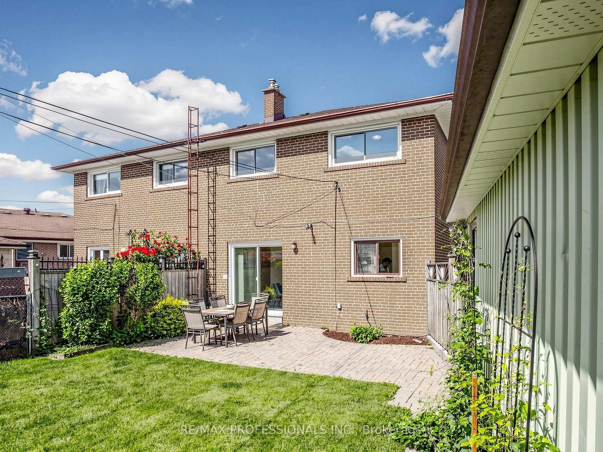 Photo 29 of 19 Davelayne Road, North York, Humbermede — HOMEH