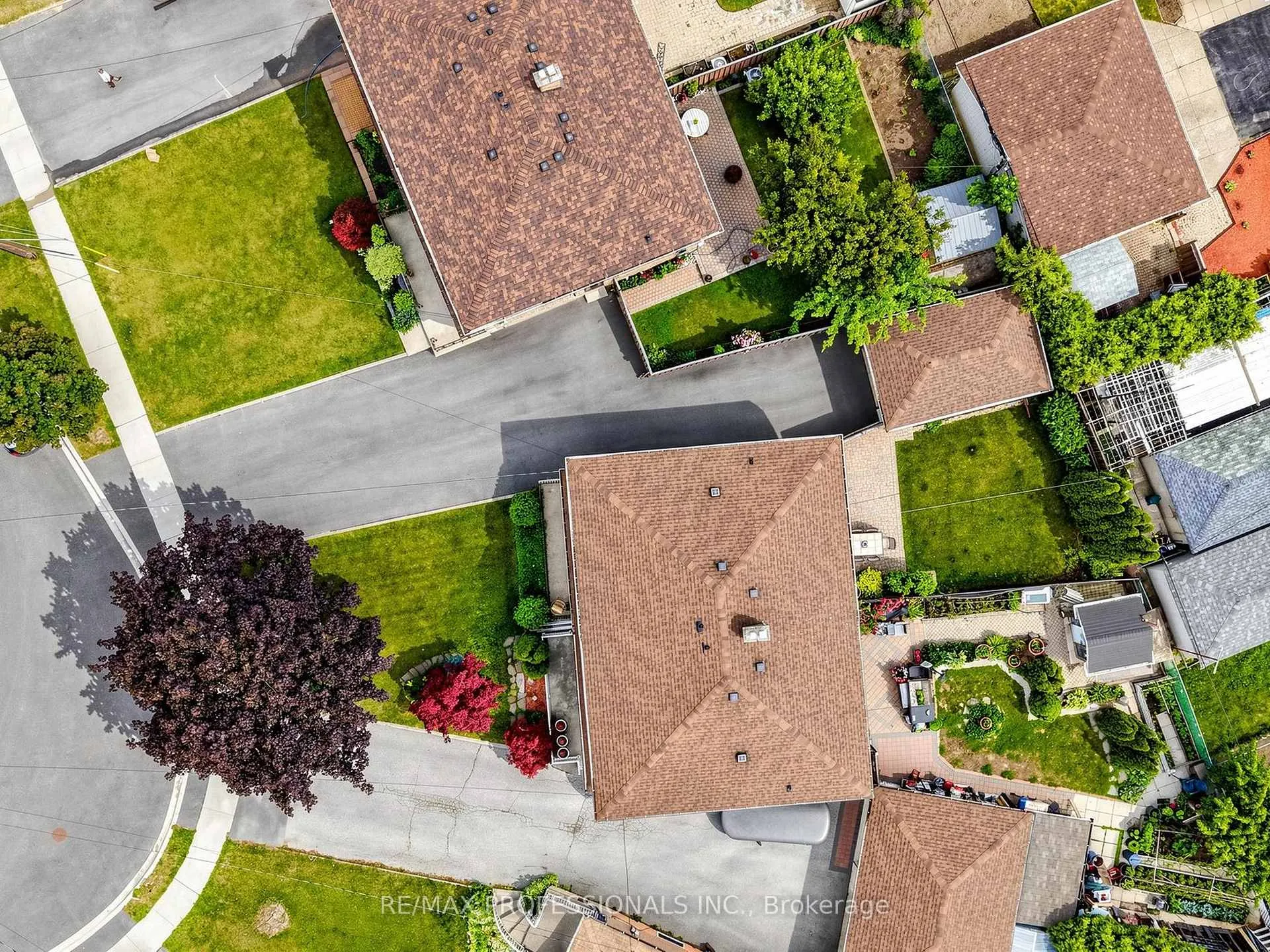 Photo 22 of 19 Davelayne Road, North York, Humbermede — HOMEH