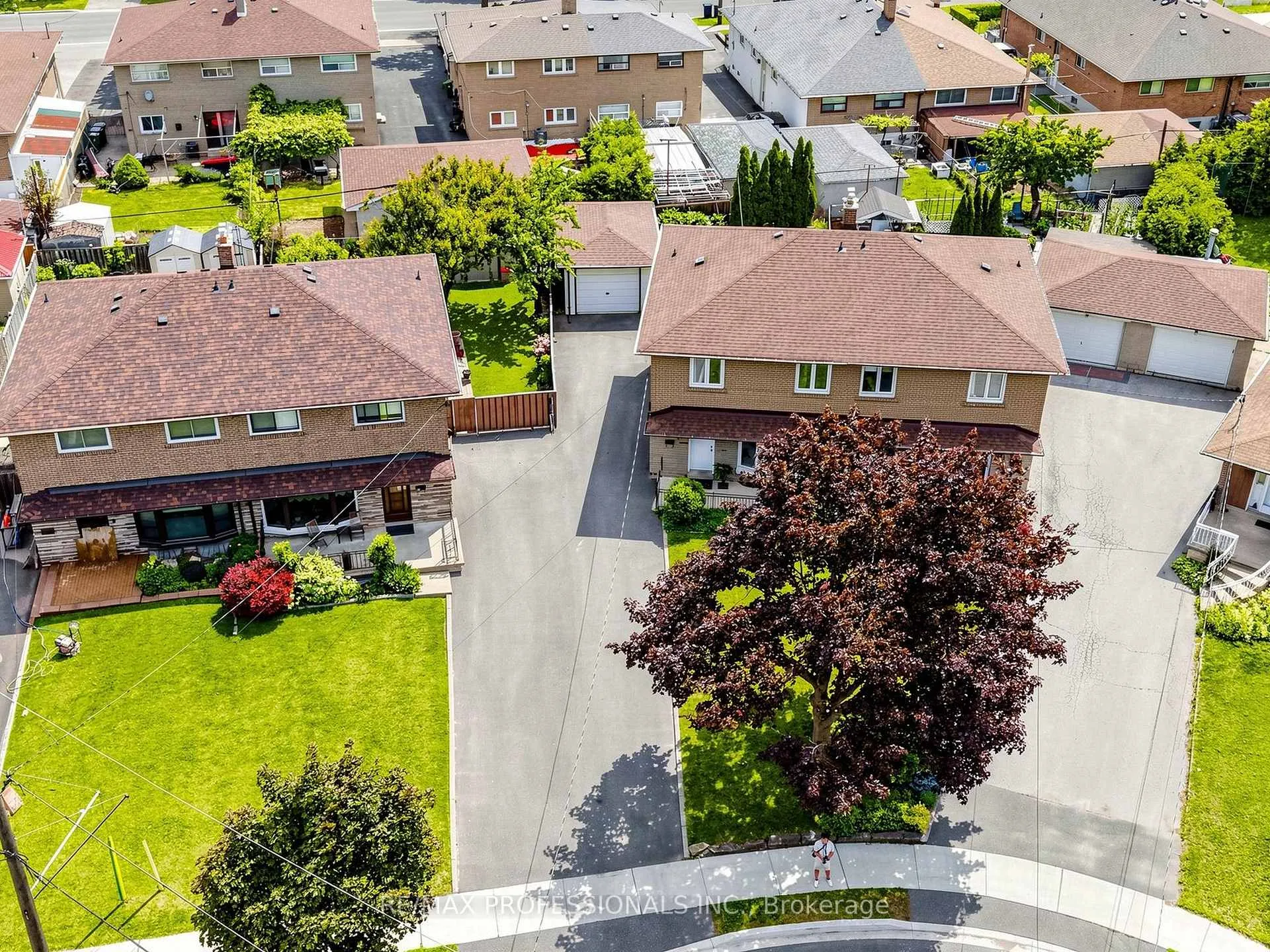 Photo 21 of 19 Davelayne Road, North York, Humbermede — HOMEH