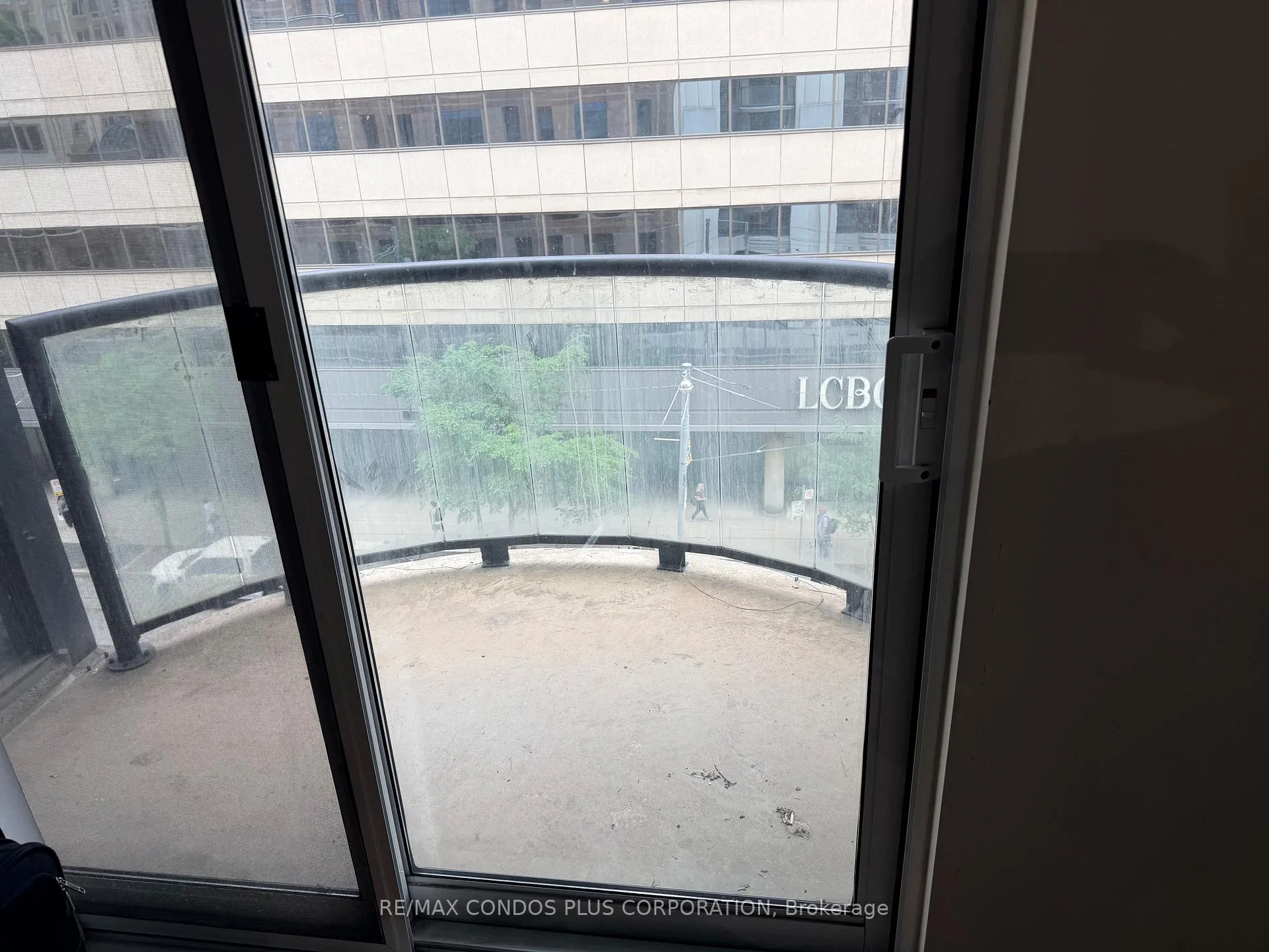 Photo 7 of Unit 601, 801 Bay Street, Toronto, Bay Street Corridor — HOMEH