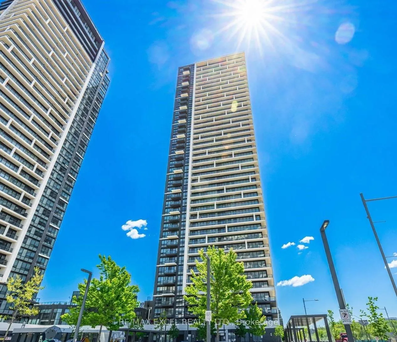 Photo 2 of Unit 2005, 8 Water Walk Drive, Markham, Unionville — HOMEH