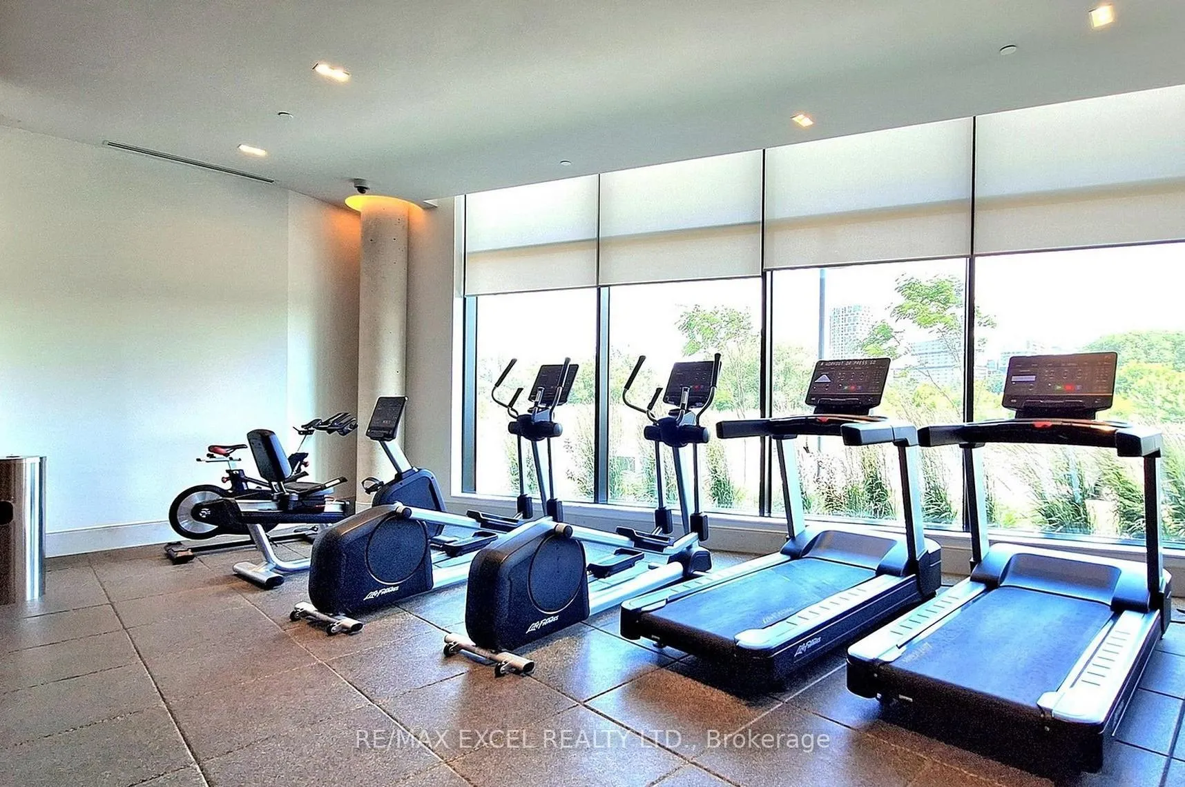 Photo 12 of Unit 2005, 8 Water Walk Drive, Markham, Unionville — HOMEH