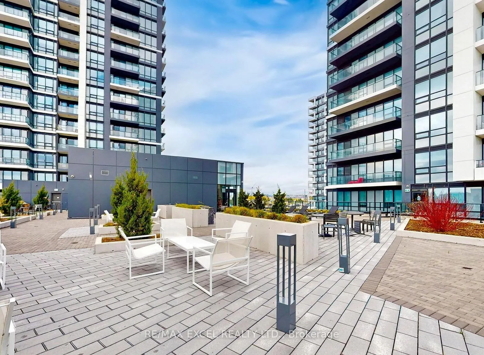 Photo 14 of Unit 2005, 8 Water Walk Drive, Markham, Unionville — HOMEH