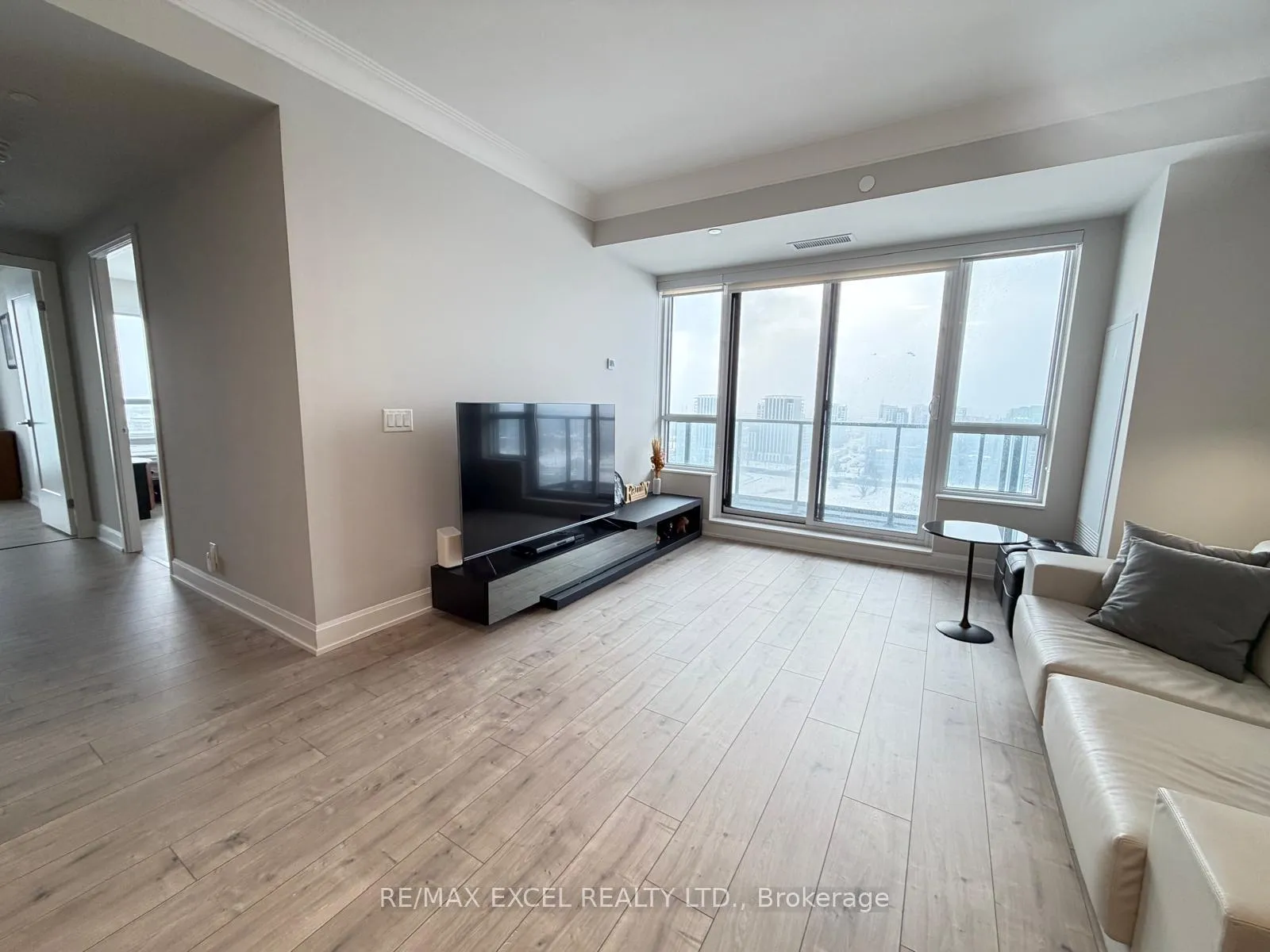 Photo 32 of Unit 2005, 8 Water Walk Drive, Markham, Unionville — HOMEH