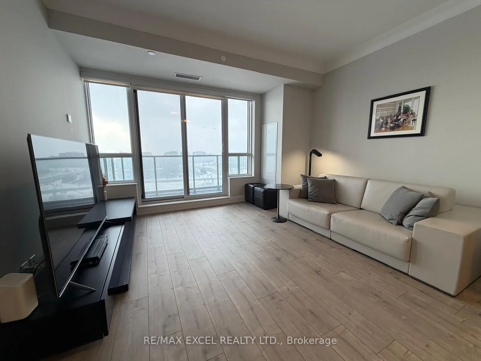 Photo 35 of Unit 2005, 8 Water Walk Drive, Markham, Unionville — HOMEH