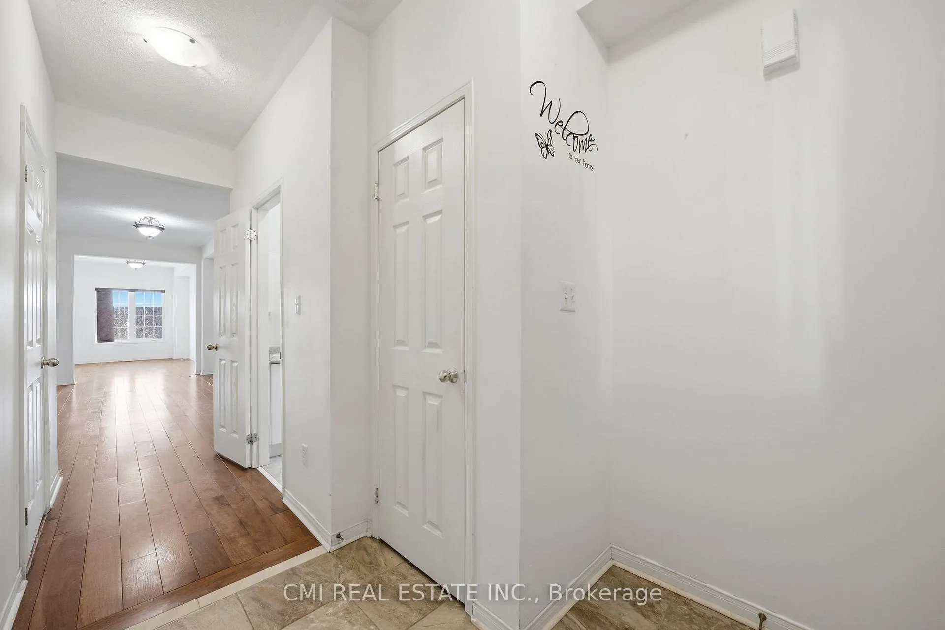 Photo 3 of 14 Gulfbrook Circle, Brampton, Sandringham-Wellington — HOMEH