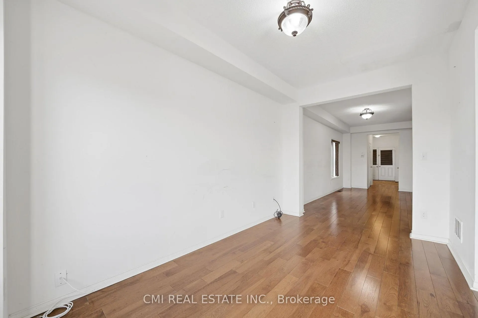 Photo 6 of 14 Gulfbrook Circle, Brampton, Sandringham-Wellington — HOMEH