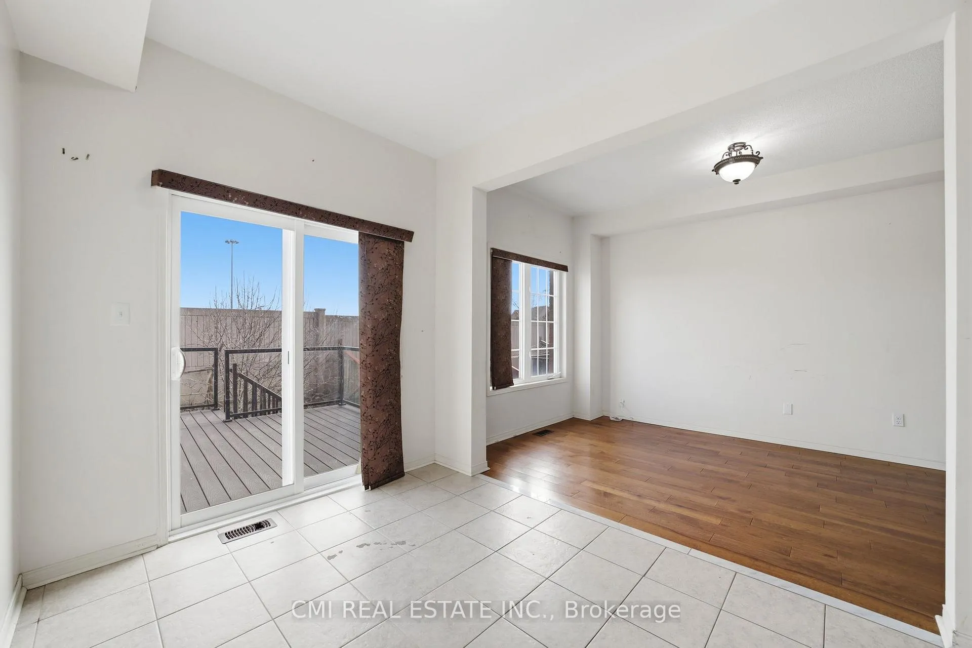 Photo 8 of 14 Gulfbrook Circle, Brampton, Sandringham-Wellington — HOMEH