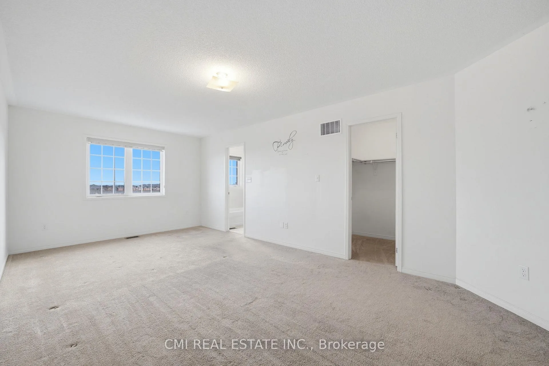 Photo 17 of 14 Gulfbrook Circle, Brampton, Sandringham-Wellington — HOMEH