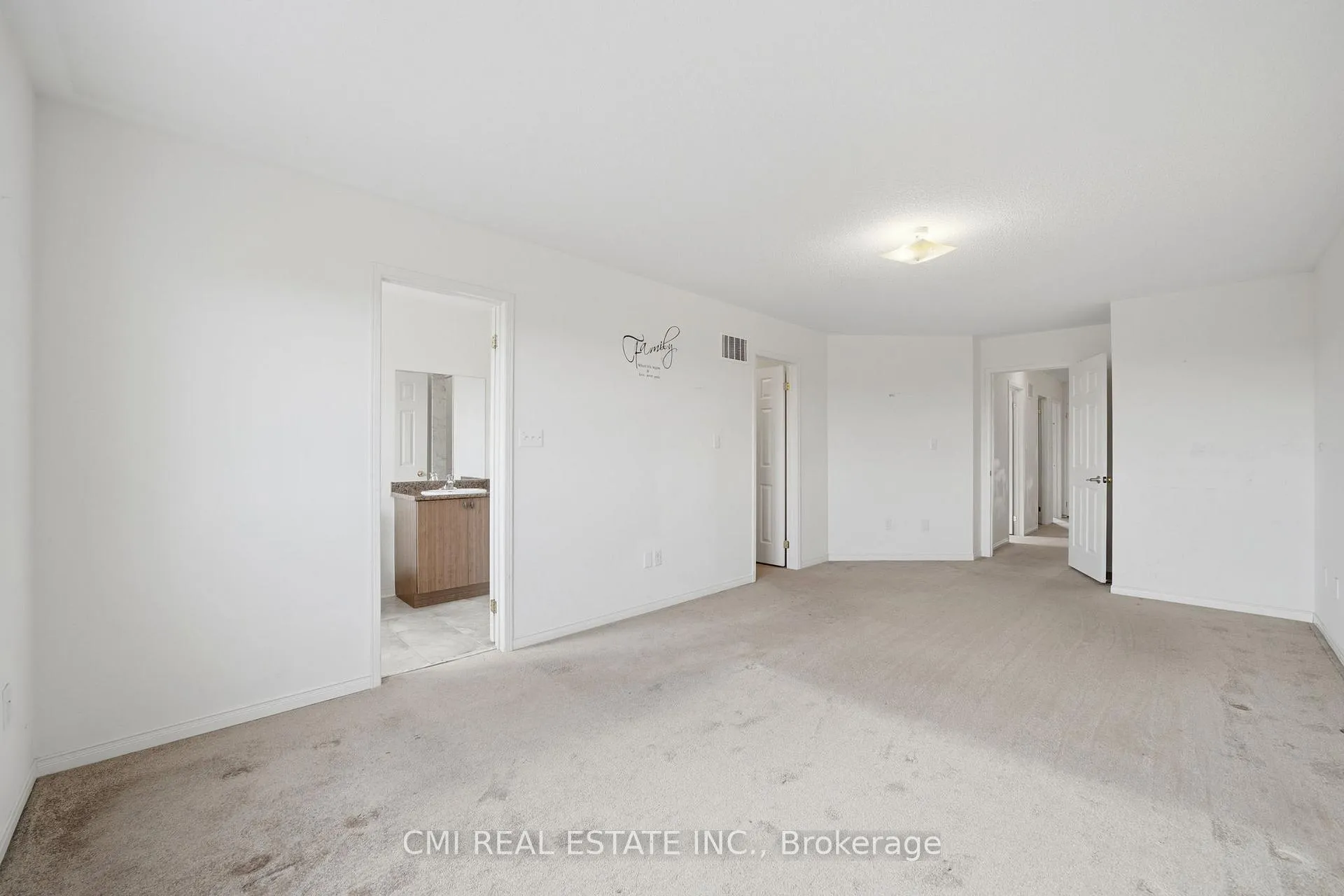 Photo 18 of 14 Gulfbrook Circle, Brampton, Sandringham-Wellington — HOMEH