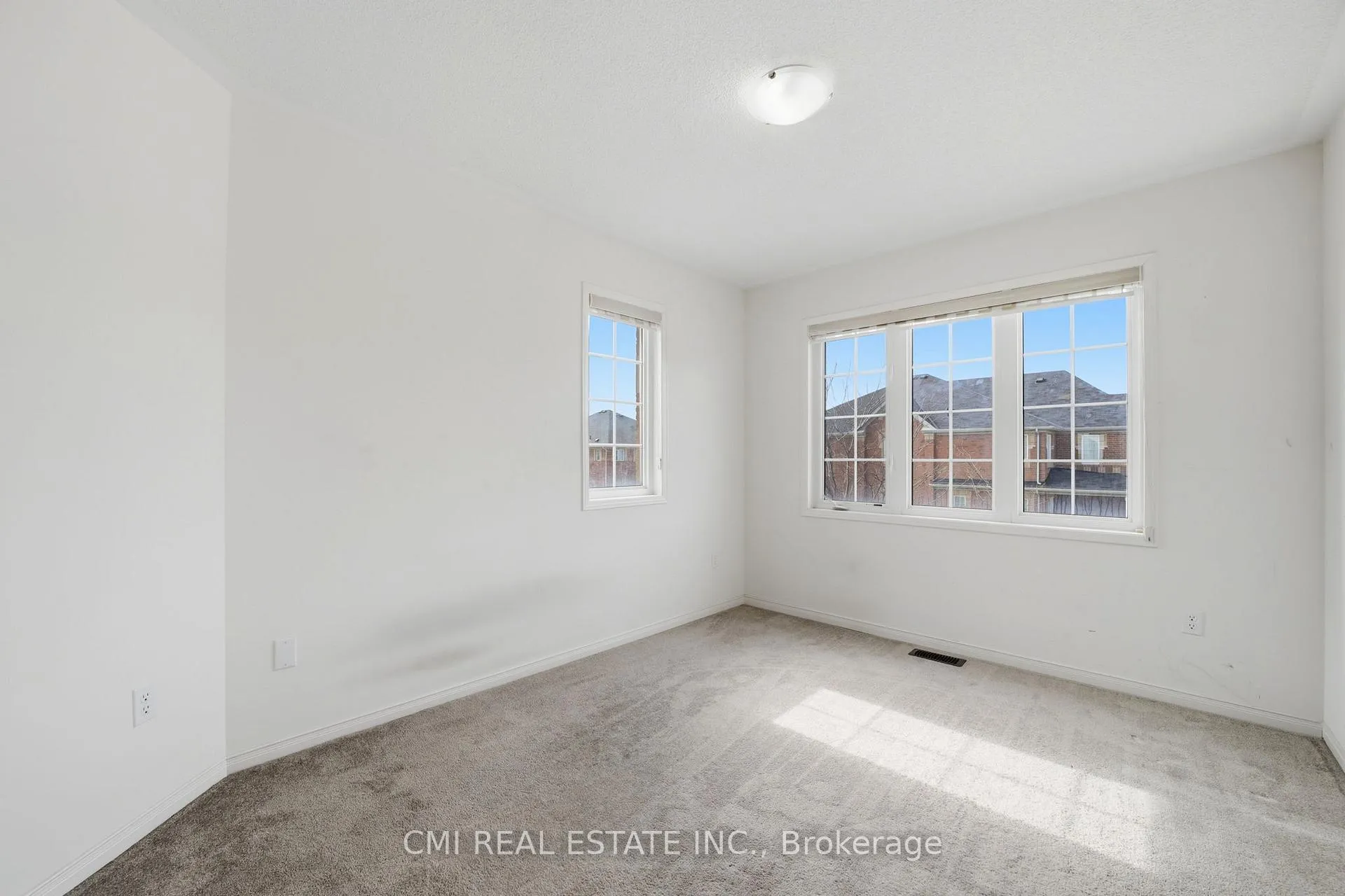 Photo 24 of 14 Gulfbrook Circle, Brampton, Sandringham-Wellington — HOMEH