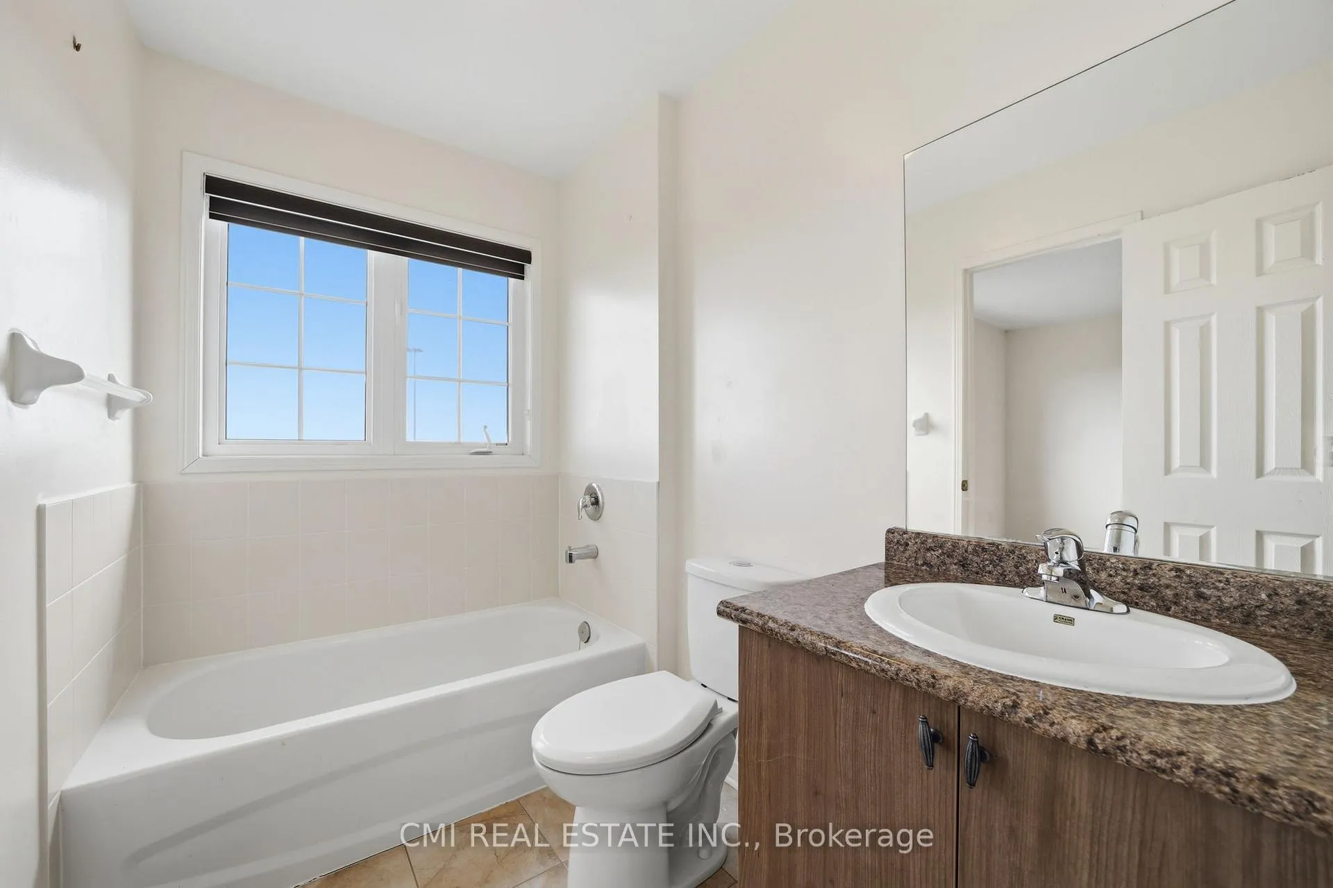 Photo 29 of 14 Gulfbrook Circle, Brampton, Sandringham-Wellington — HOMEH