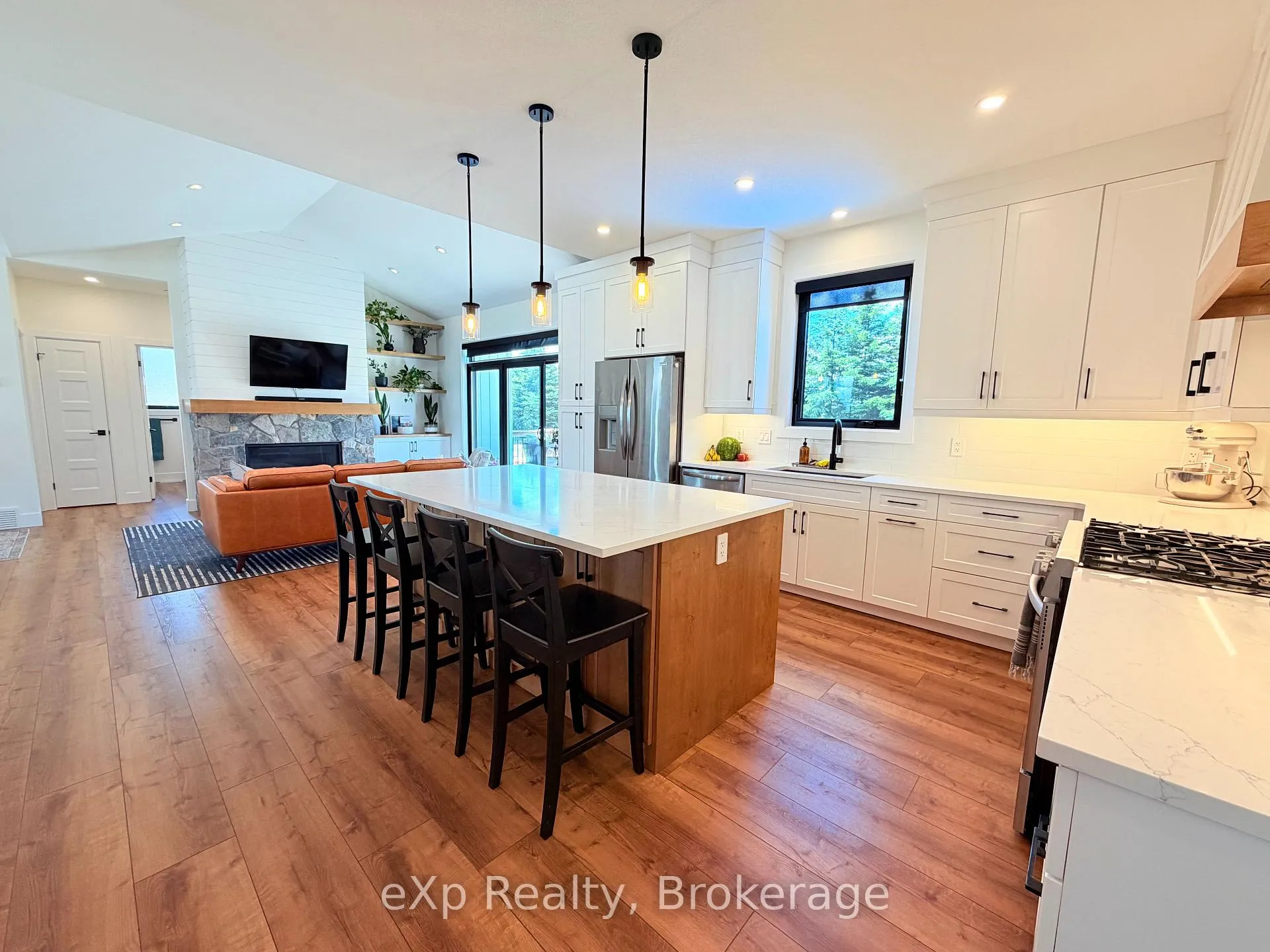 Photo 11 of 21 Devinwood Avenue, Brockton — HOMEH