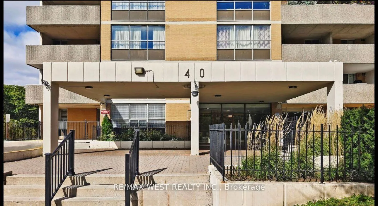 Photo 2 of Unit 106, 40 Panorama Court, Etobicoke, Mount Olive-Silverstone-Jamestown — HOMEH
