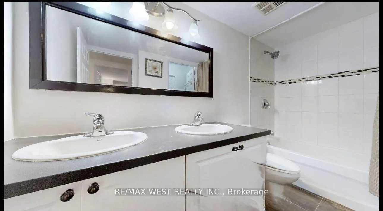 Photo 4 of Unit 106, 40 Panorama Court, Etobicoke, Mount Olive-Silverstone-Jamestown — HOMEH