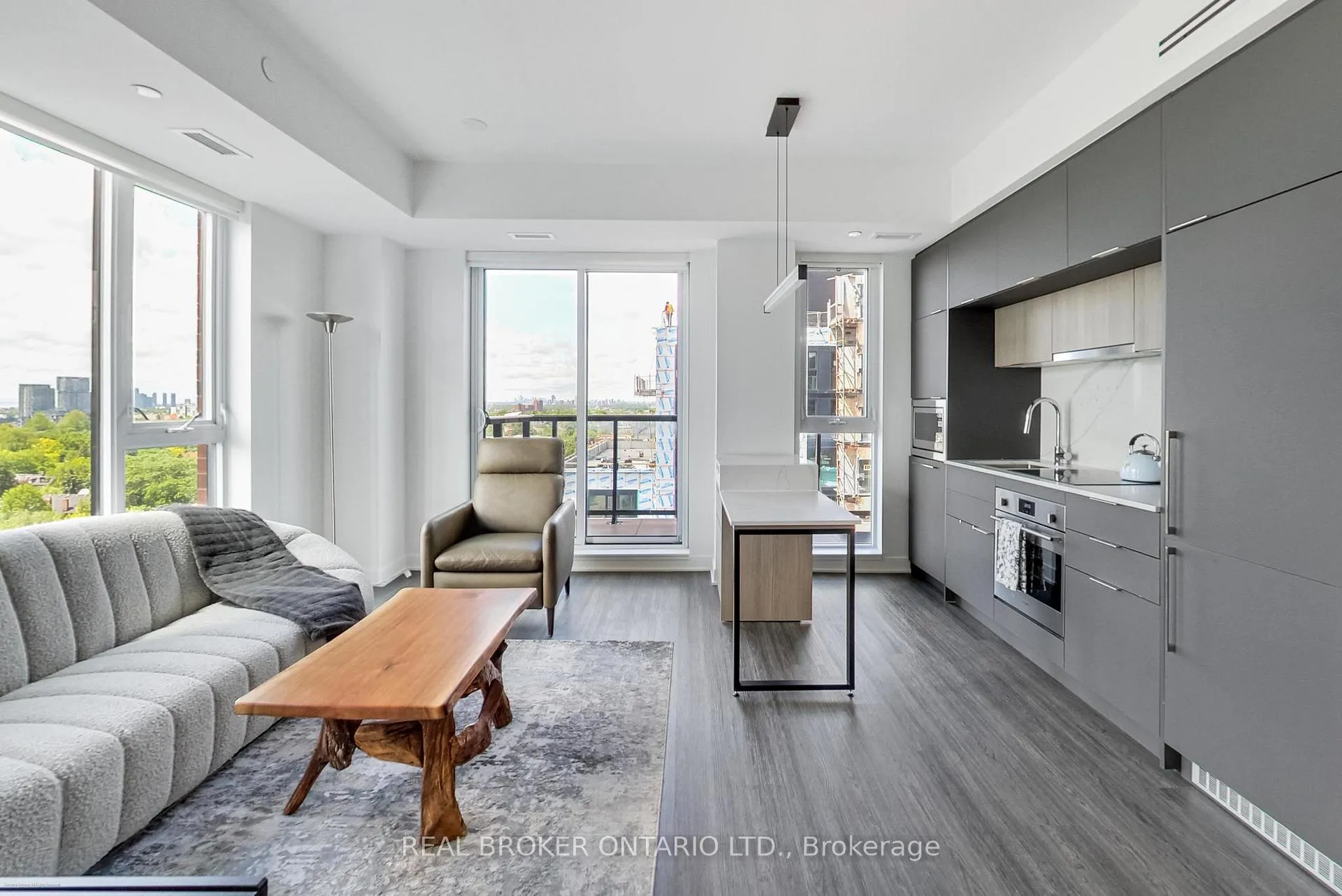 Photo 2 of Unit 1207, 185 Alberta Avenue, Toronto, Oakwood Village — HOMEH