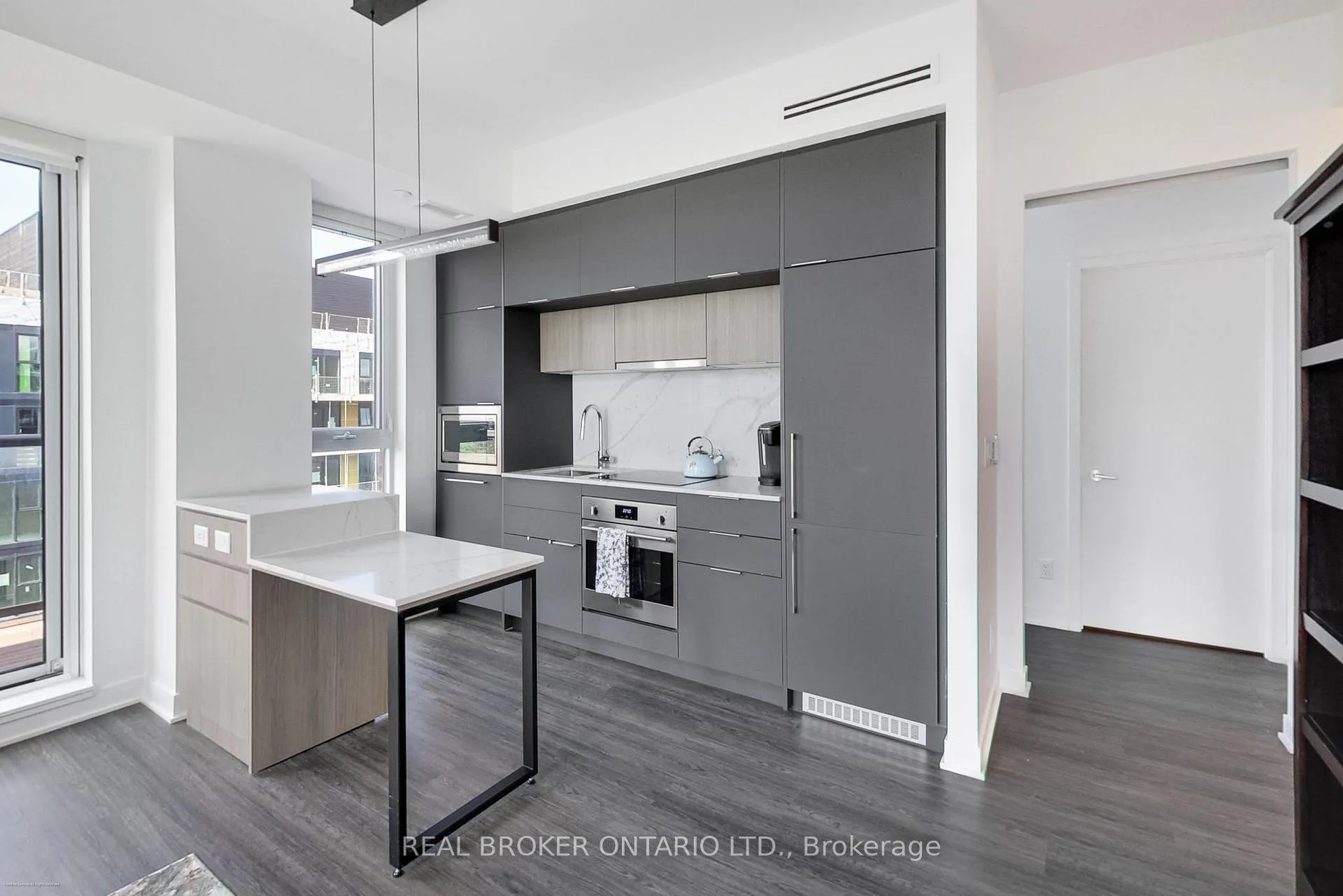 Photo 3 of Unit 1207, 185 Alberta Avenue, Toronto, Oakwood Village — HOMEH