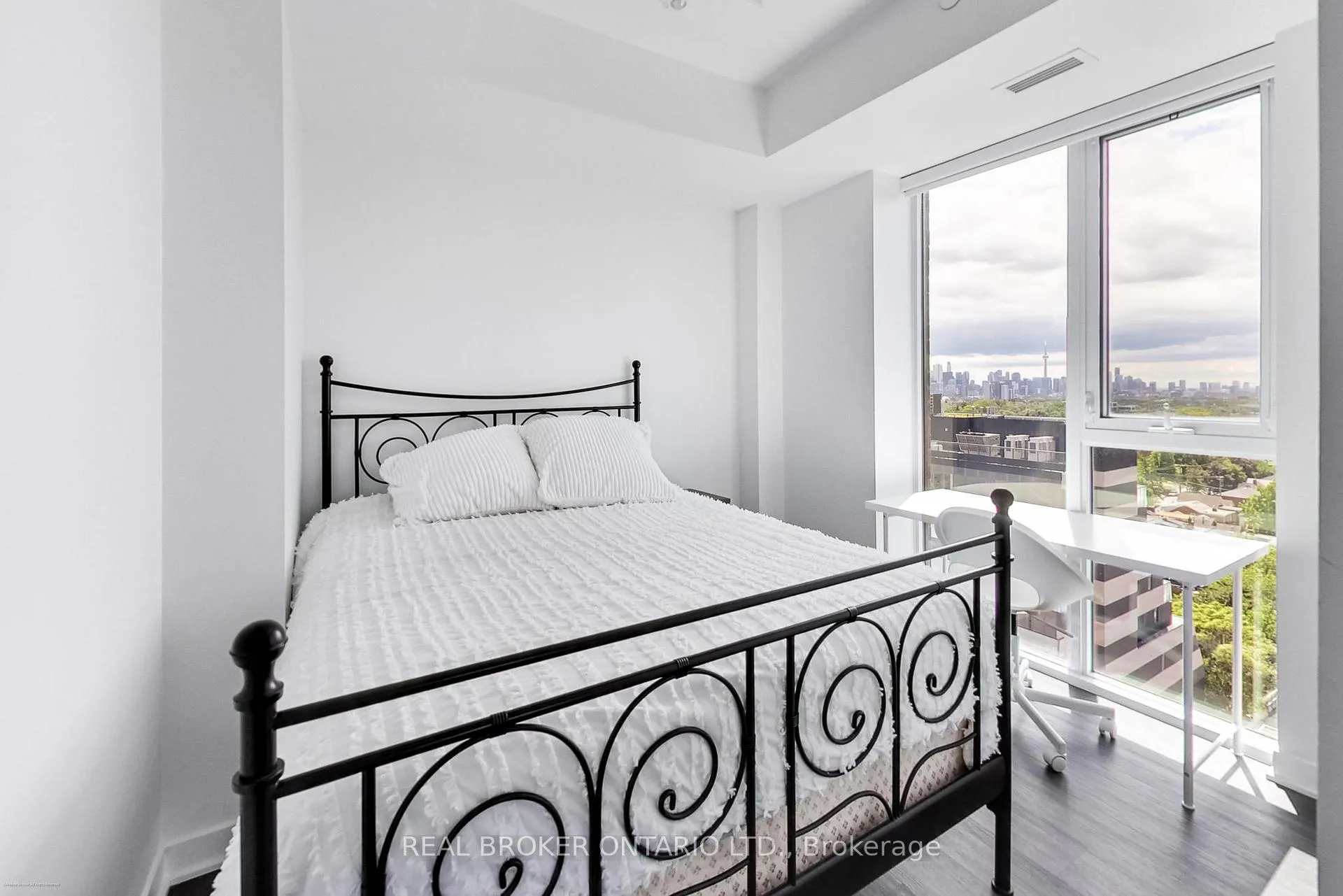 Photo 16 of Unit 1207, 185 Alberta Avenue, Toronto, Oakwood Village — HOMEH