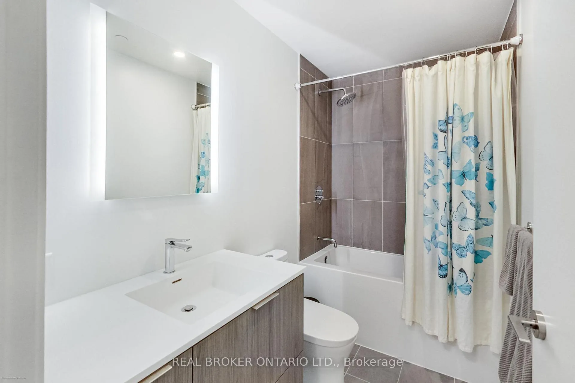 Photo 18 of Unit 1207, 185 Alberta Avenue, Toronto, Oakwood Village — HOMEH