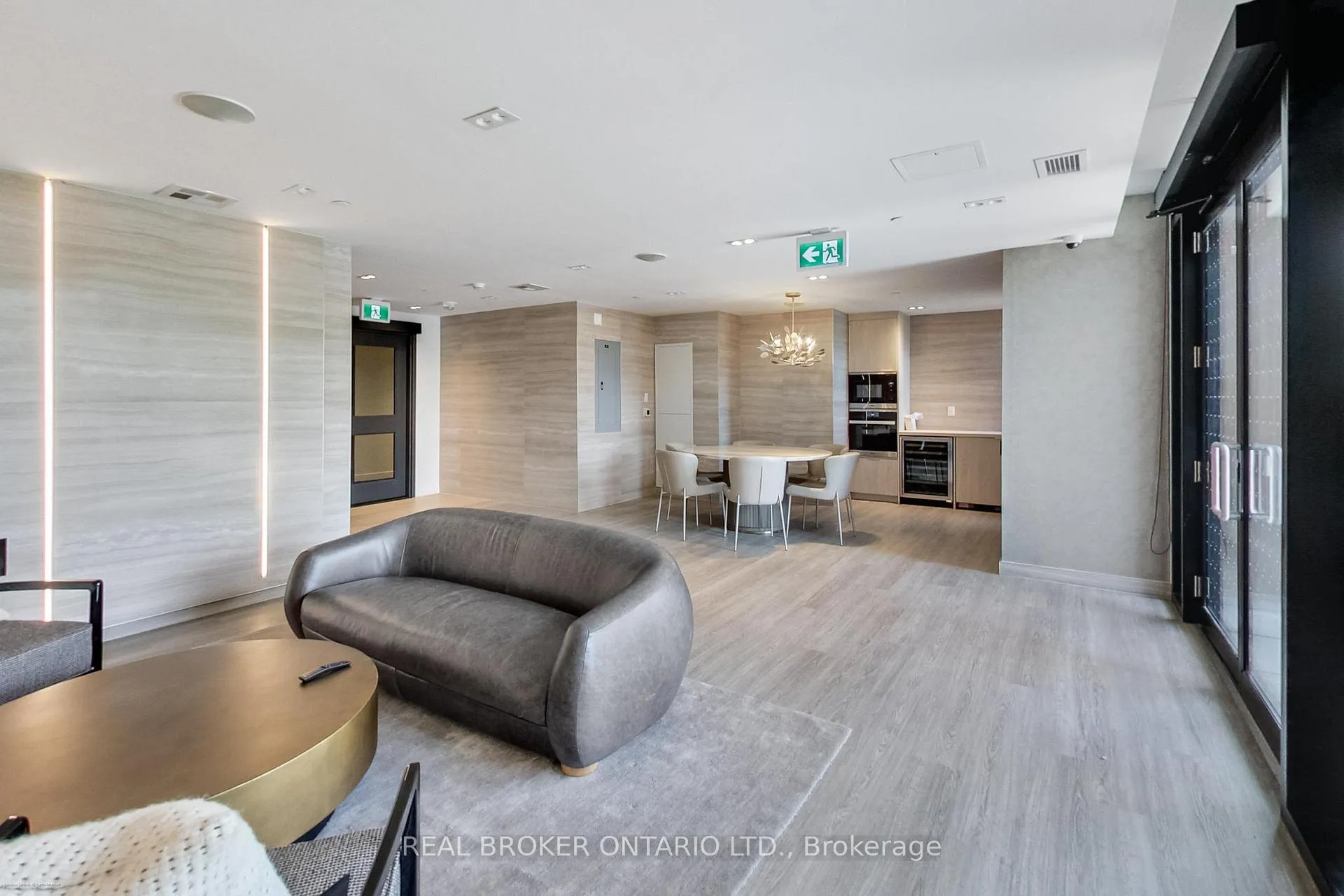 Photo 32 of Unit 1207, 185 Alberta Avenue, Toronto, Oakwood Village — HOMEH
