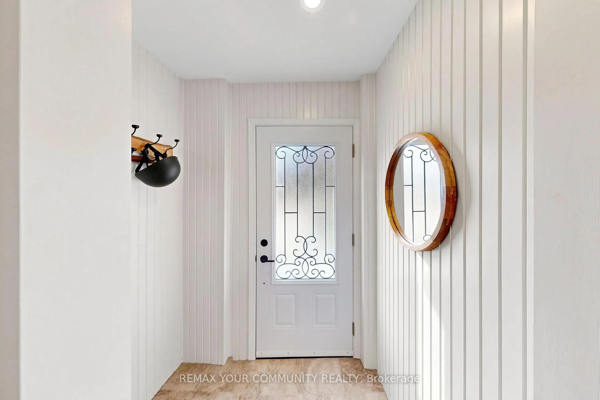 Photo 2 of 1746 Listowell Crescent, Pickering, Liverpool — HOMEH
