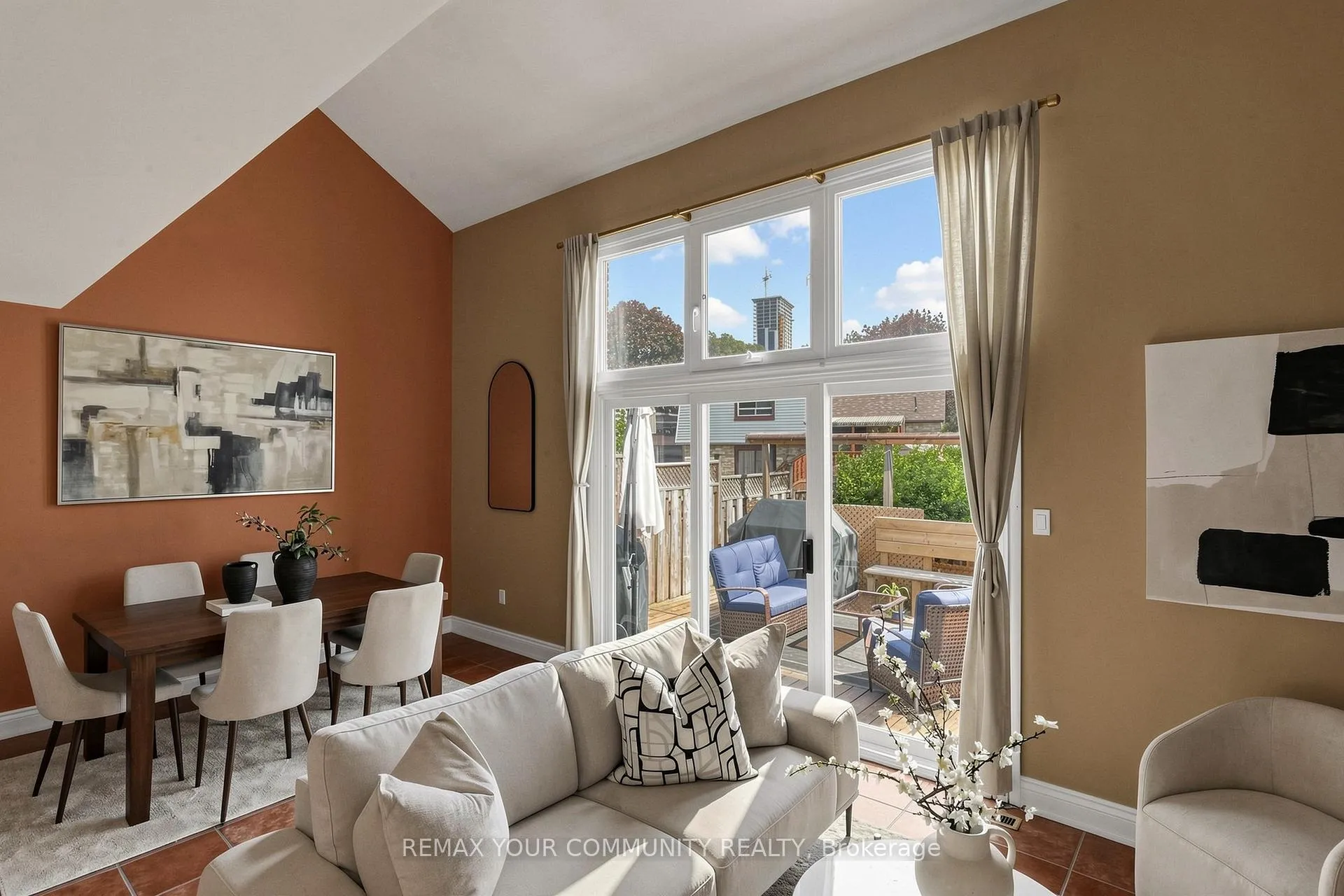 Photo 7 of 1746 Listowell Crescent, Pickering, Liverpool — HOMEH