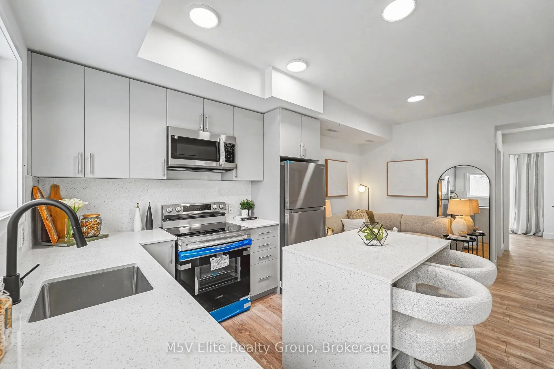 Photo 4 of Unit 318, 6638 Mcleod Road, Niagara Falls, Arad/Fallsview — HOMEH