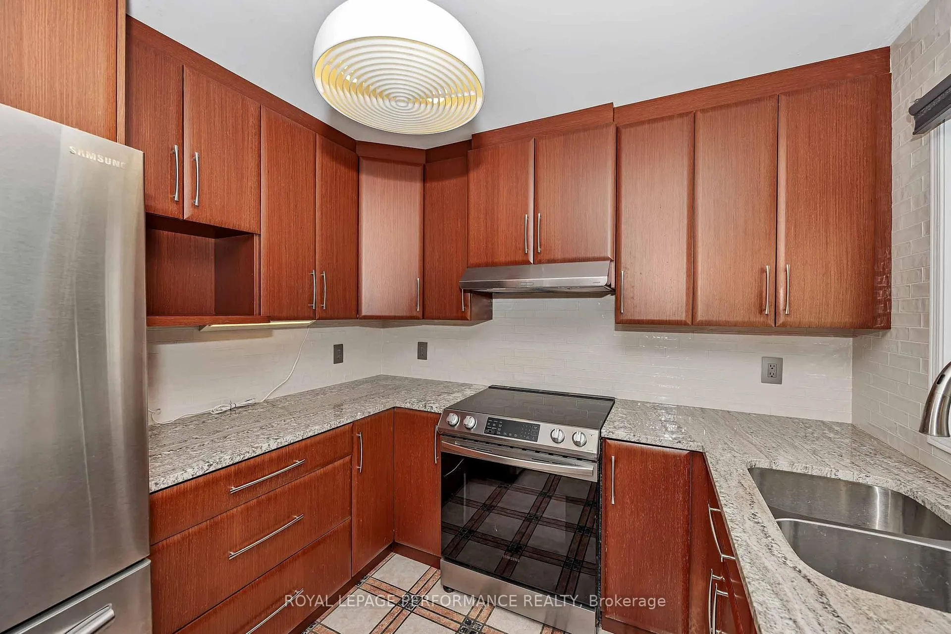 Photo 12 of 1705 Belcourt Boulevard, Ottawa, Orleans/Sunridge — HOMEH