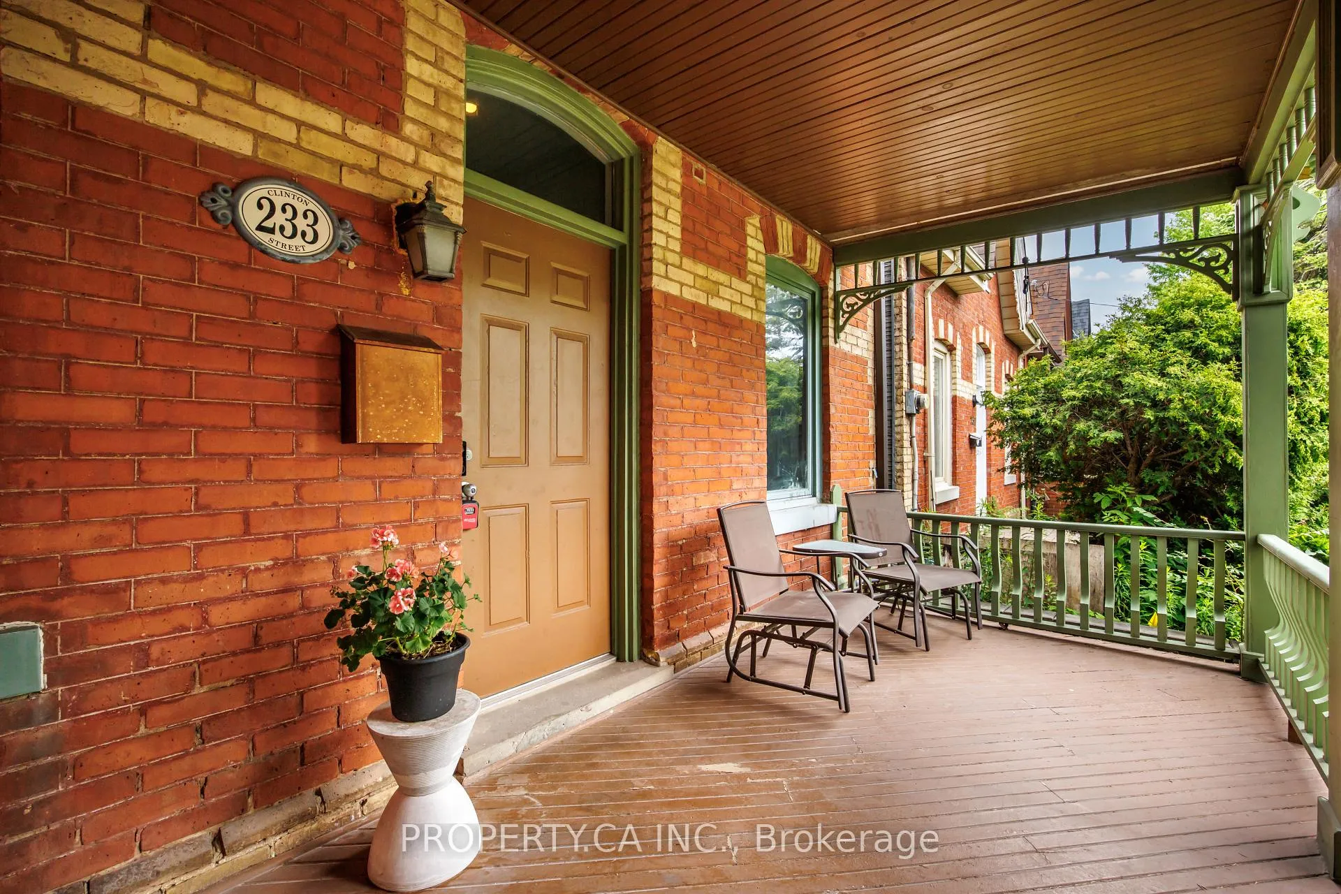 Photo 2 of 233 Clinton Street, Toronto, Palmerston-Little Italy — HOMEH