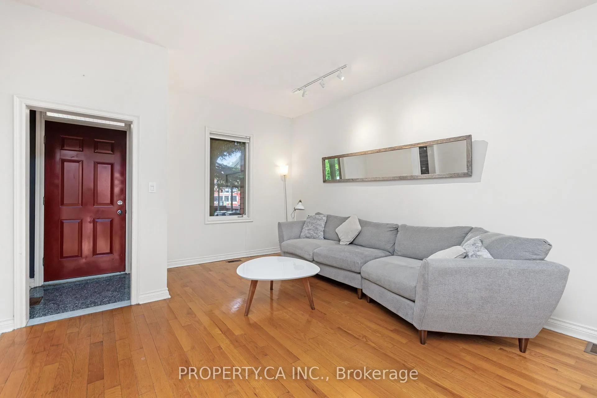 Photo 5 of 233 Clinton Street, Toronto, Palmerston-Little Italy — HOMEH