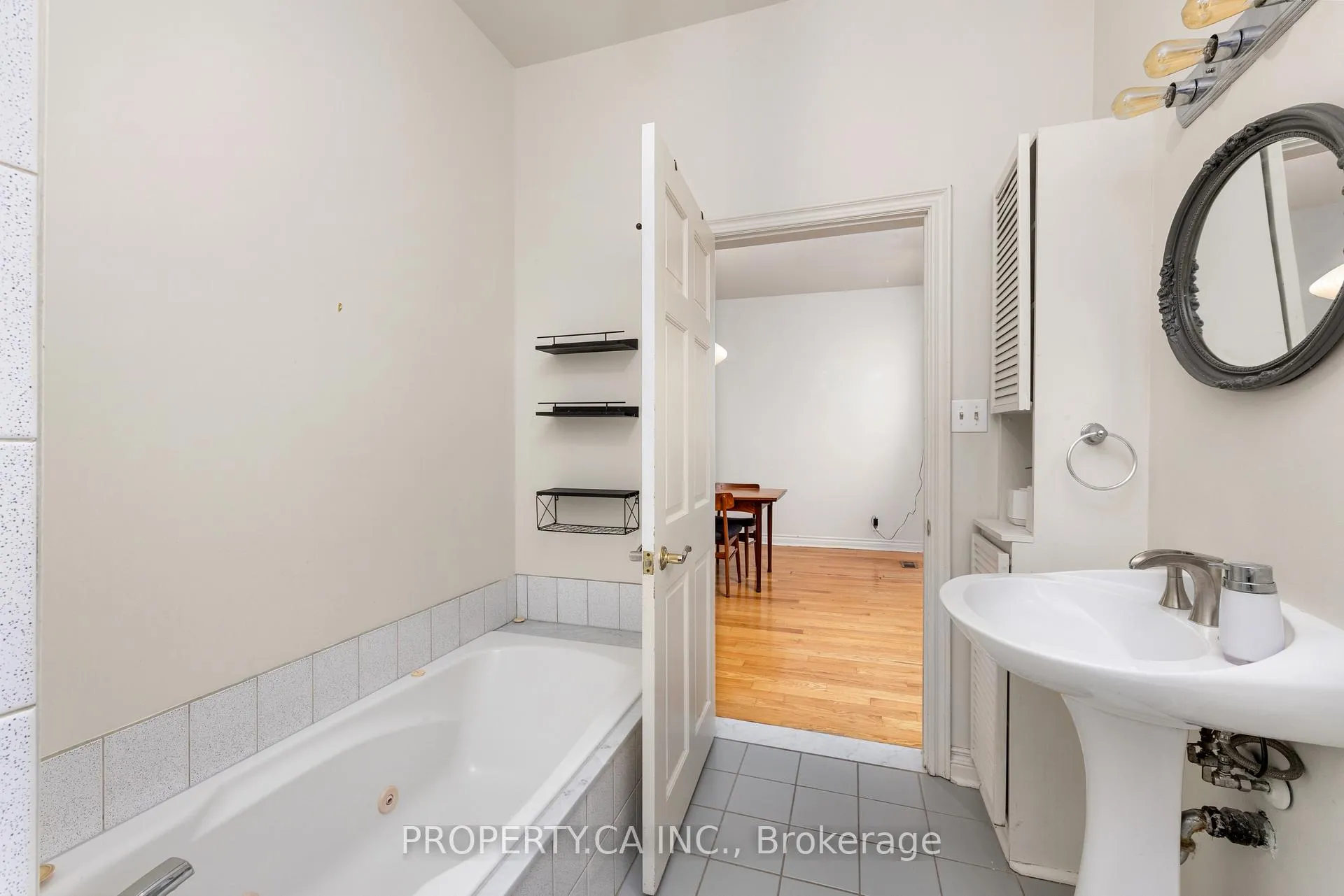 Photo 14 of 233 Clinton Street, Toronto, Palmerston-Little Italy — HOMEH