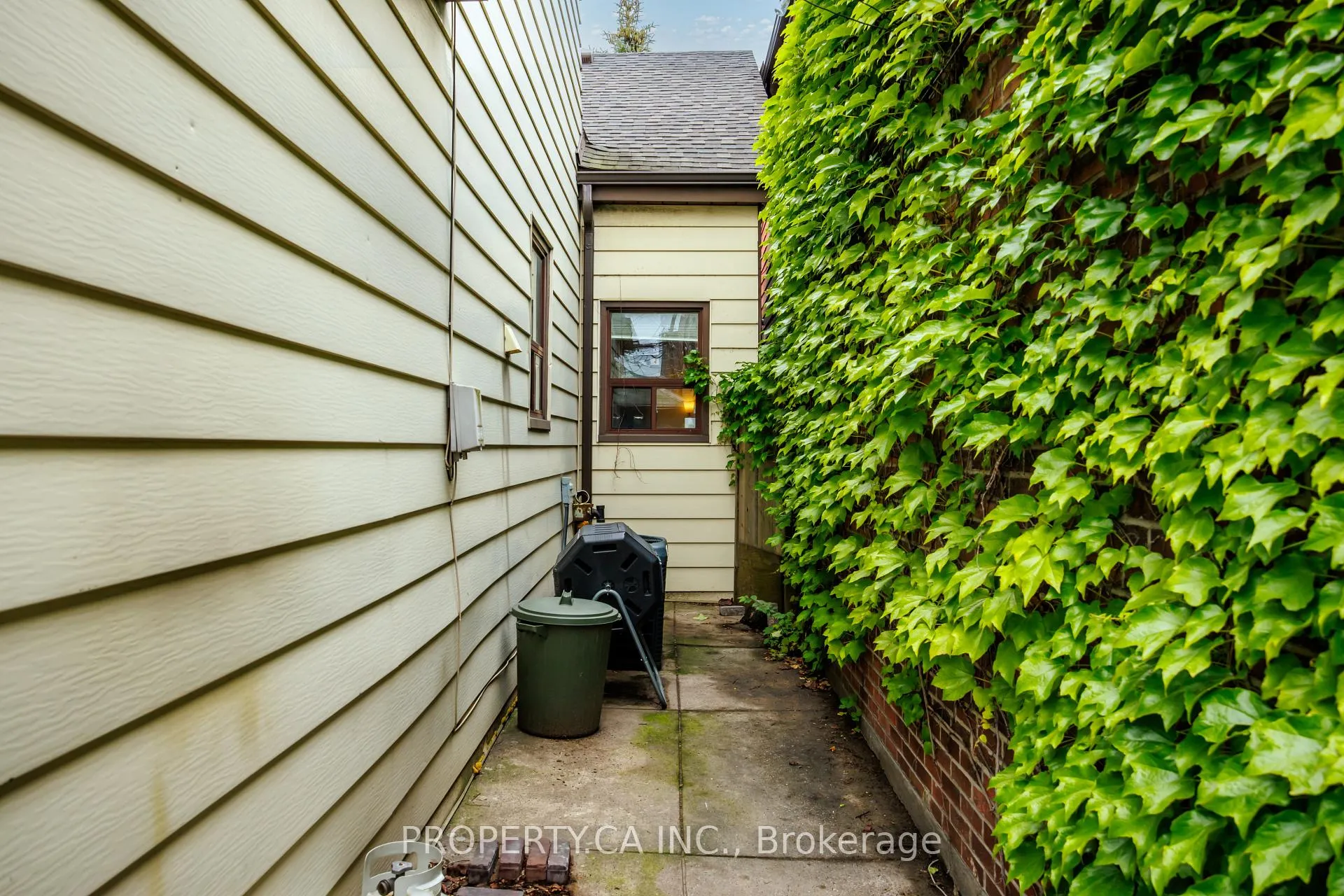 Photo 29 of 233 Clinton Street, Toronto, Palmerston-Little Italy — HOMEH
