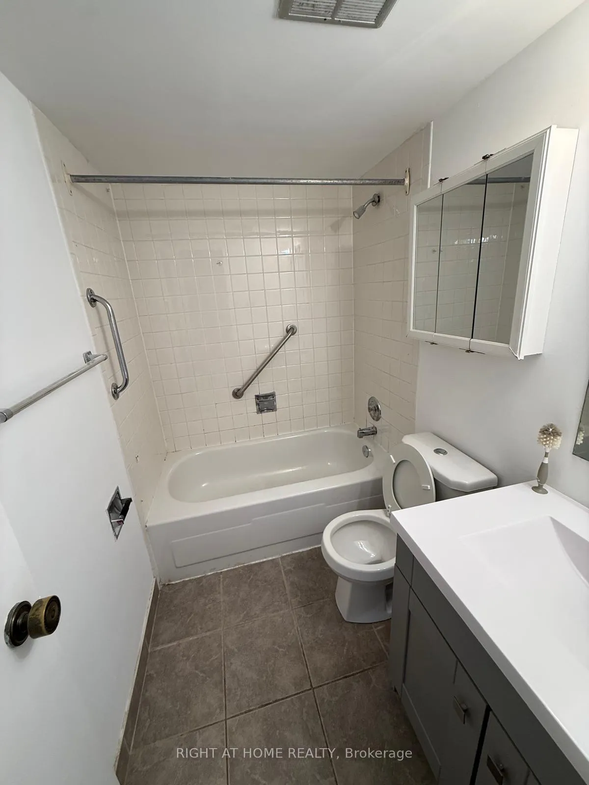 Photo 38 of Unit 707, 18 Knightsbridge Road, Brampton, Queen Street Corridor — HOMEH