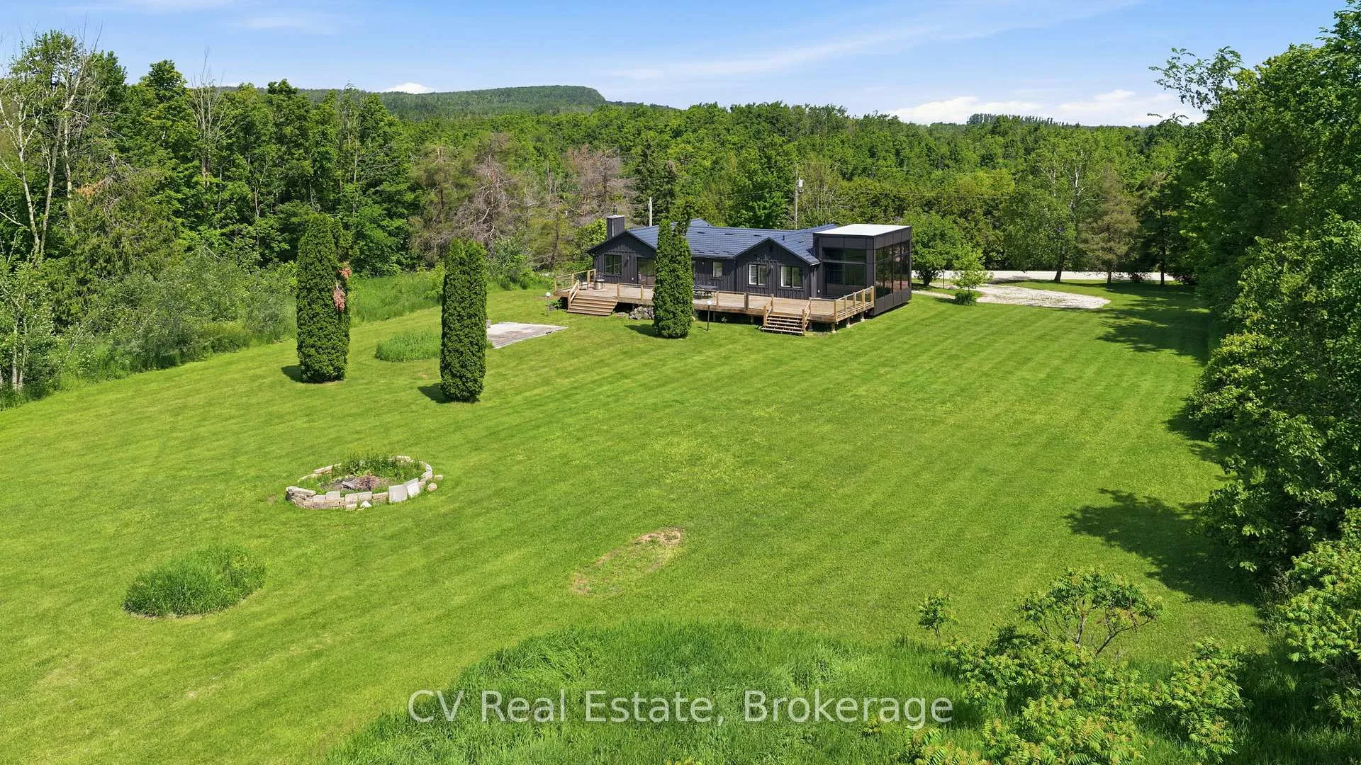 Photo 3 of 8327 21/22 Nottawasaga Side Road, Clearview, Rural Clearview — HOMEH