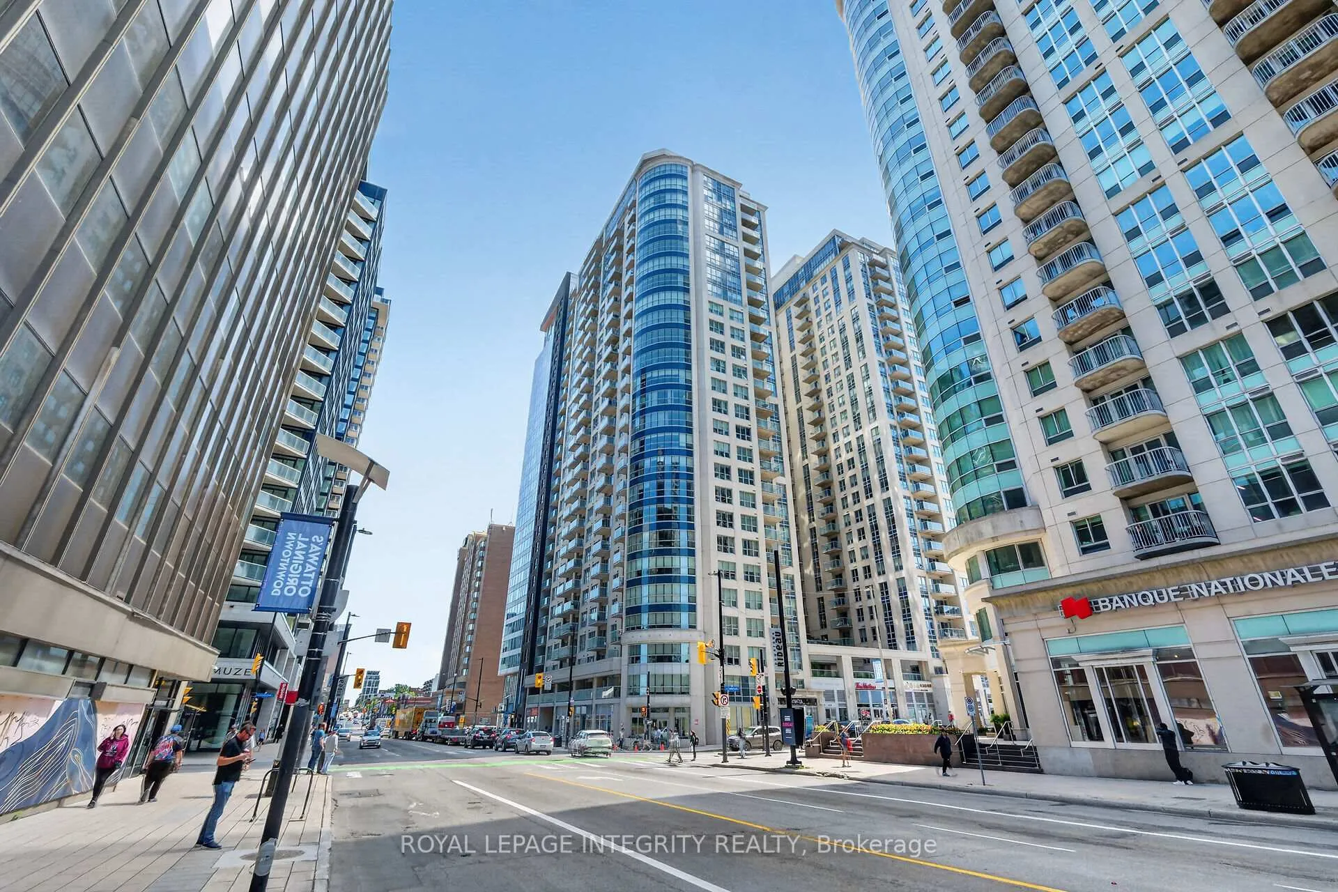 Front of Unit 2505, 242 Rideau Street